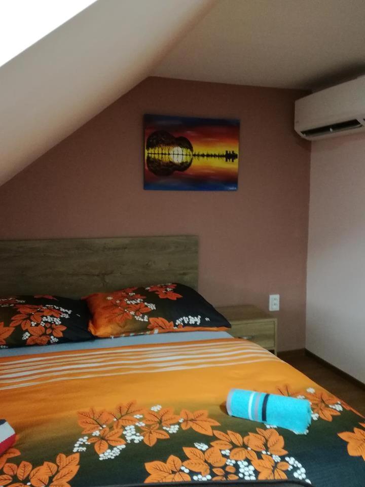 Double Room - Photo 6