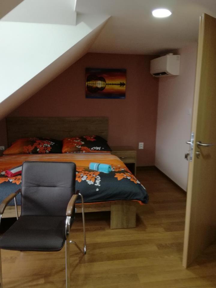 Double Room - Photo 4