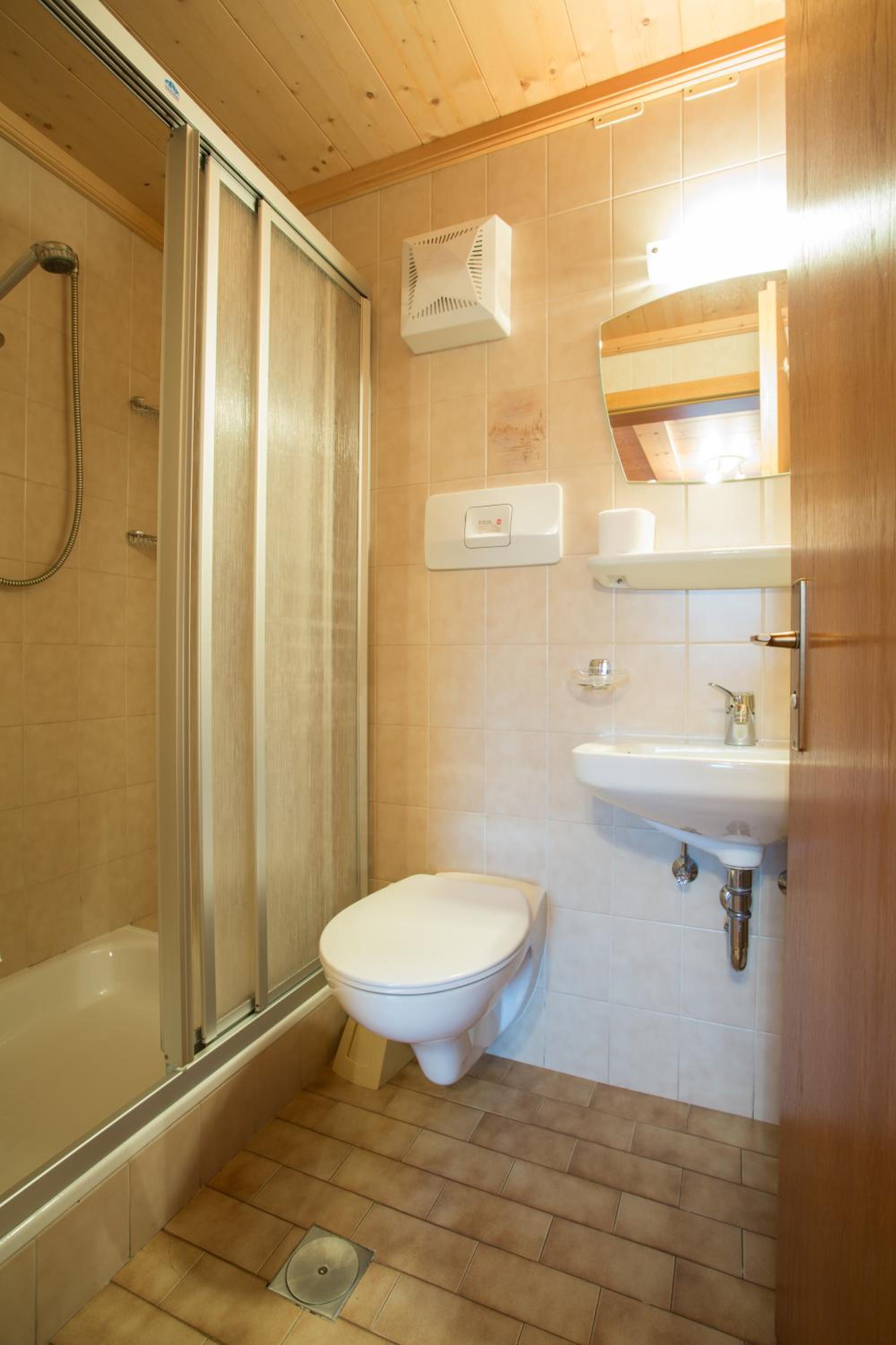 Double Room with Balcony (2 Adults + 1 Child) photo 2