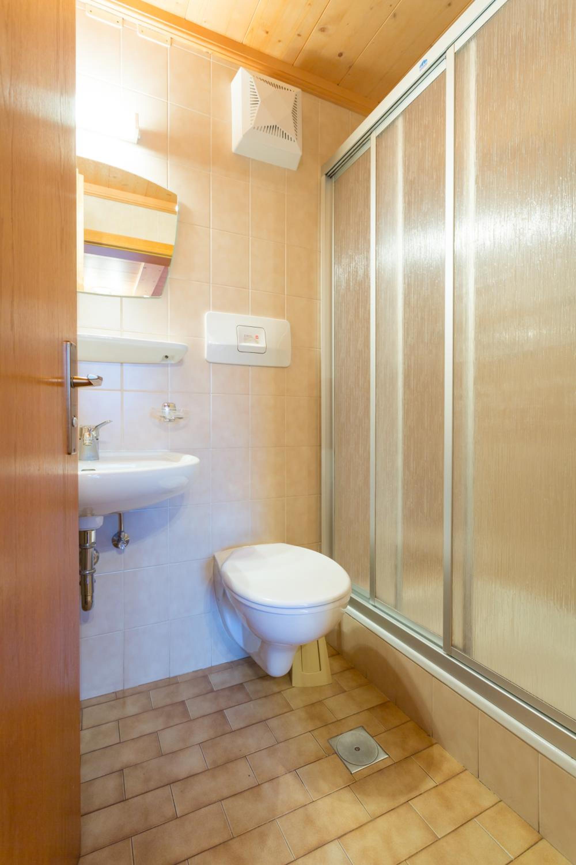 Double Room with Balcony (2 Adults + 1 Child) photo 3