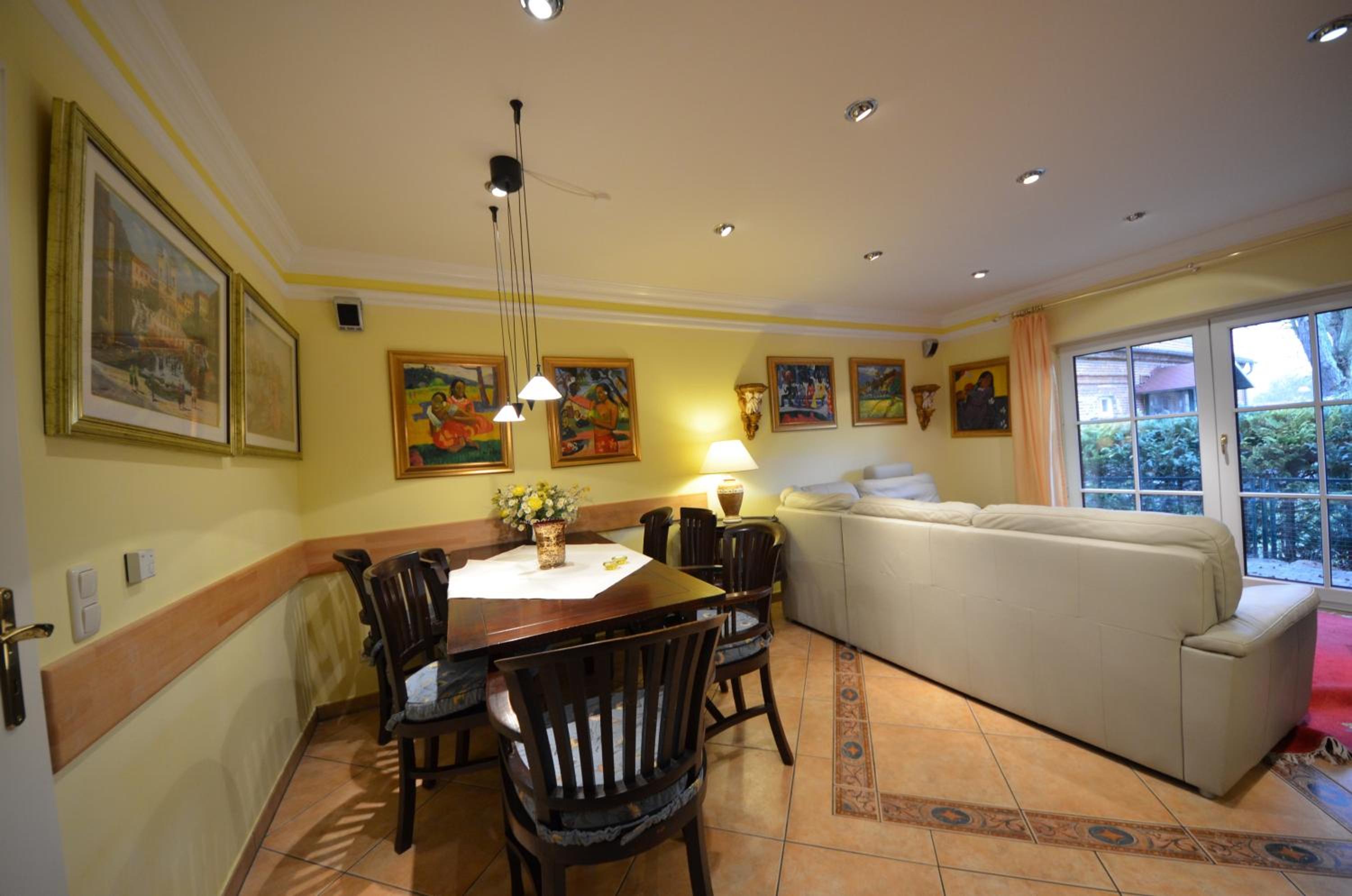 Four-Bedroom House photo 2