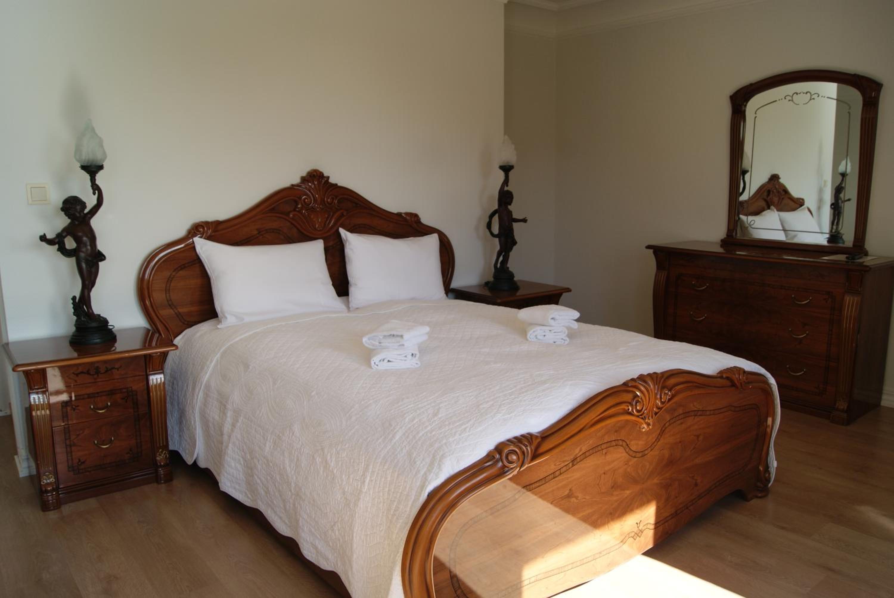 Double Room - Photo 8
