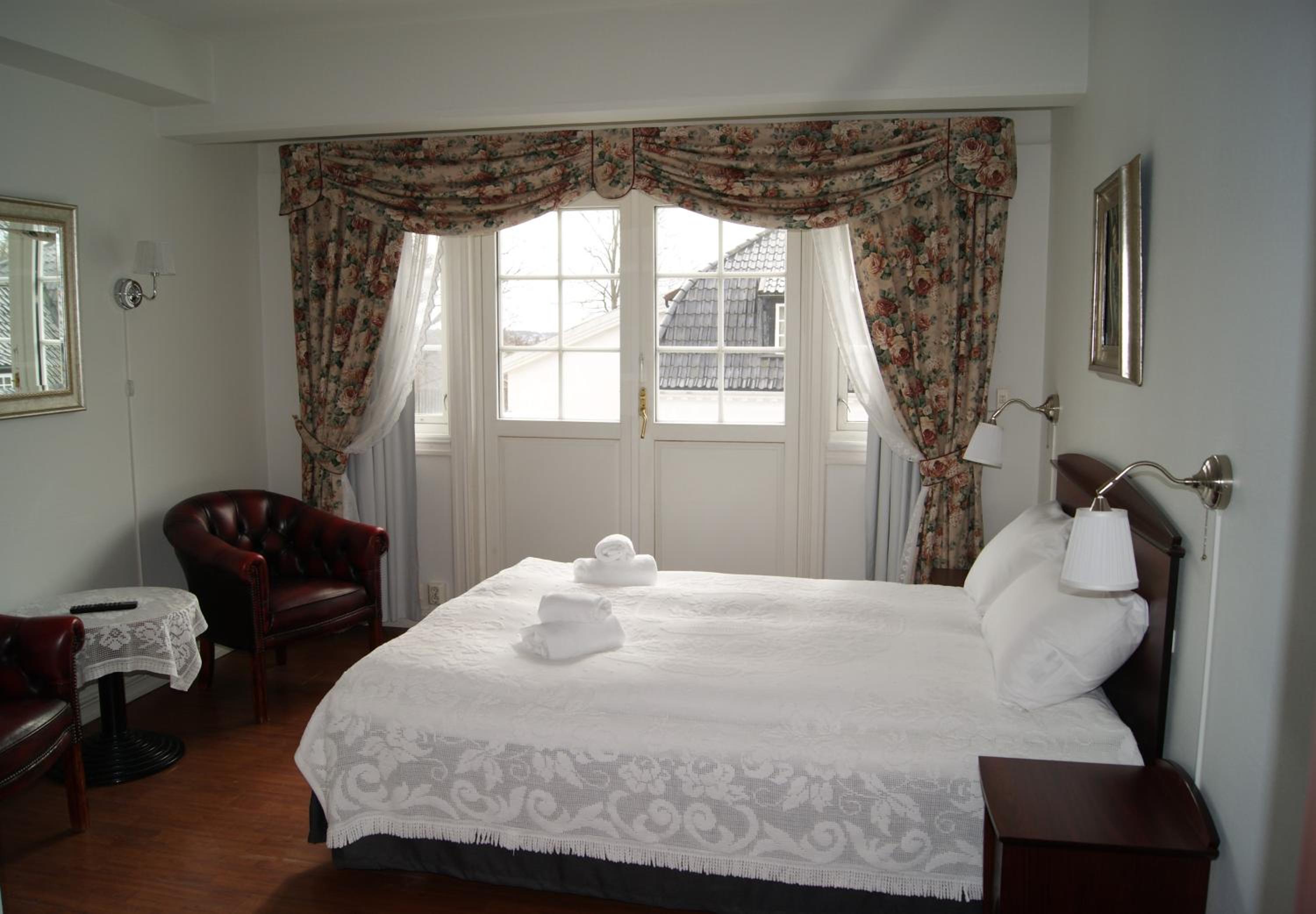 Double Room - Photo 7