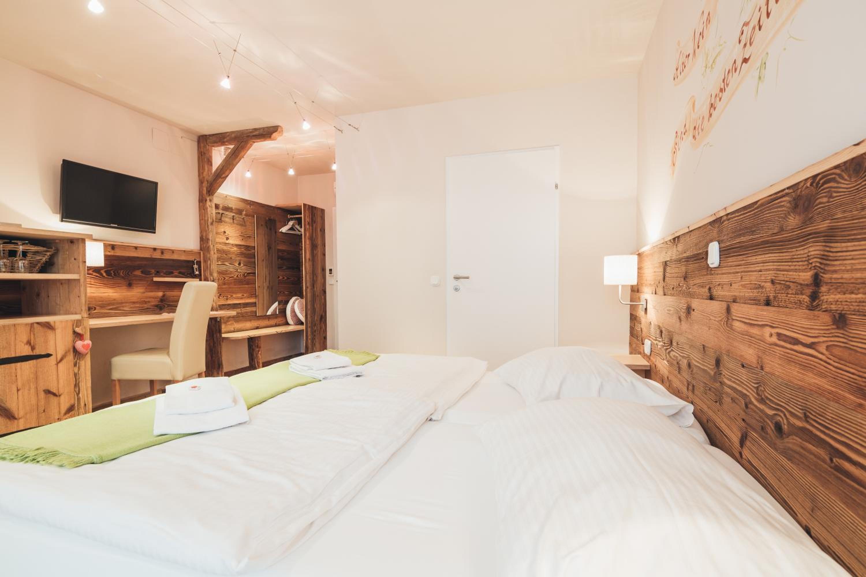 Double Room - Photo 4