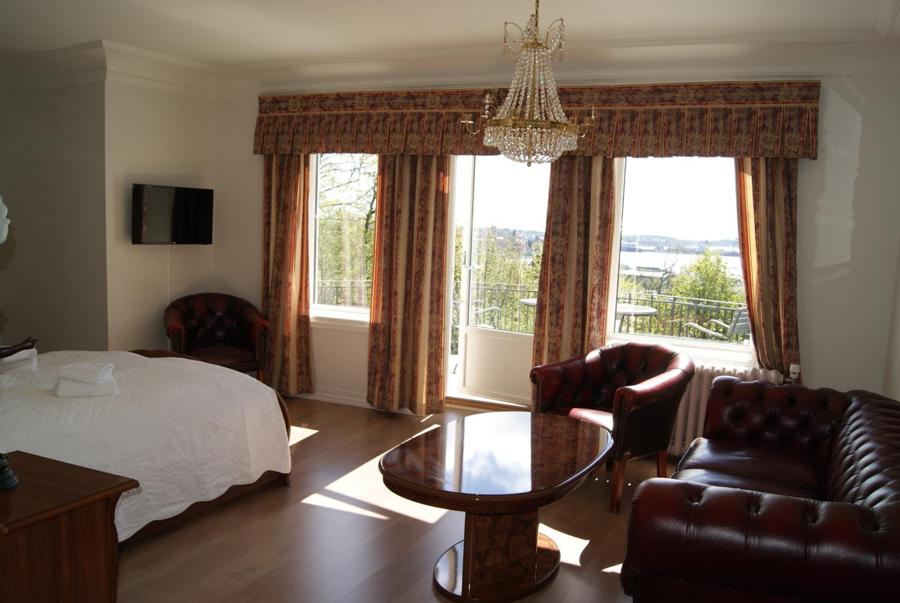 Double Room - Photo 2