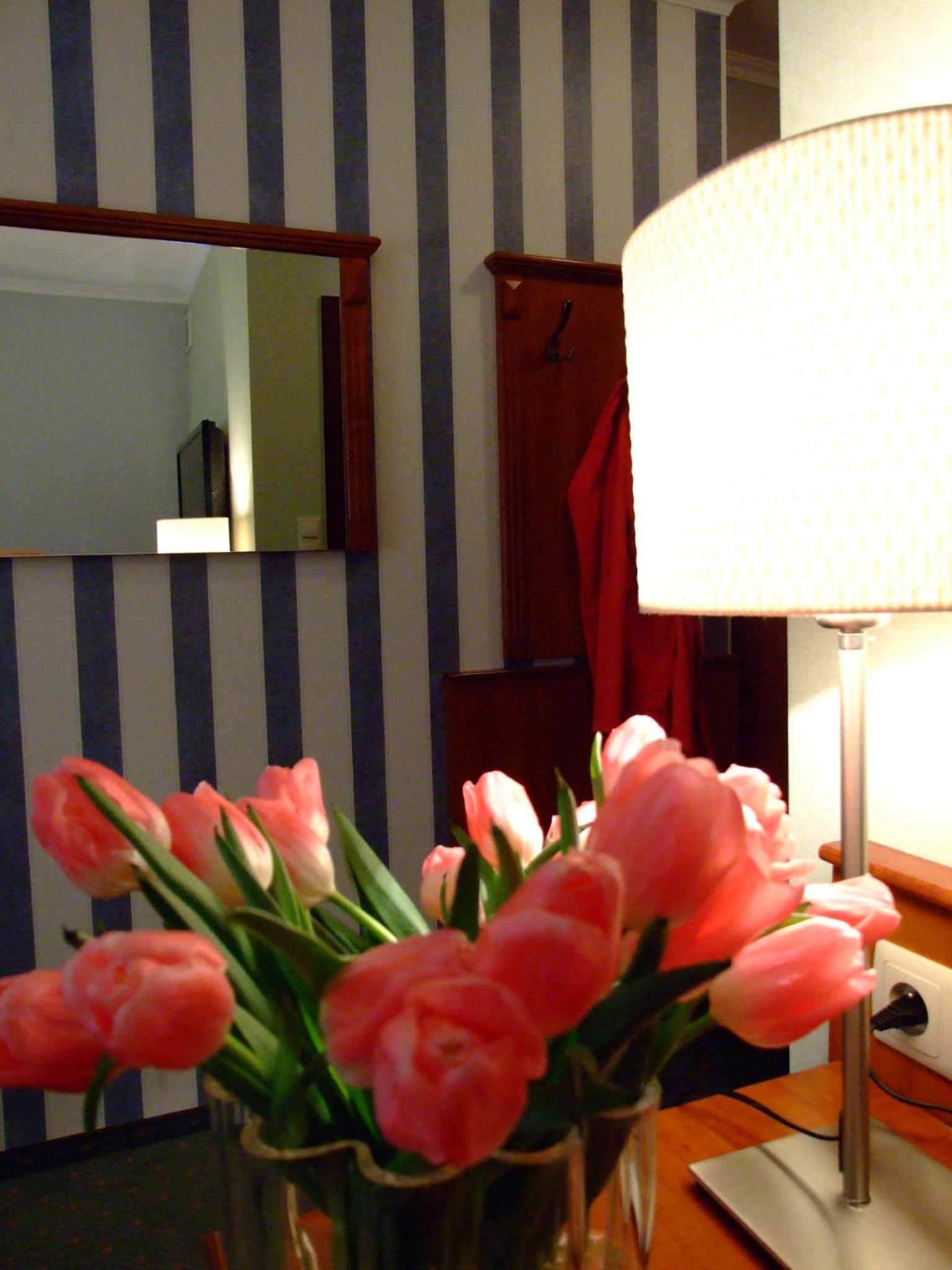 Classic Twin Room - Photo 4