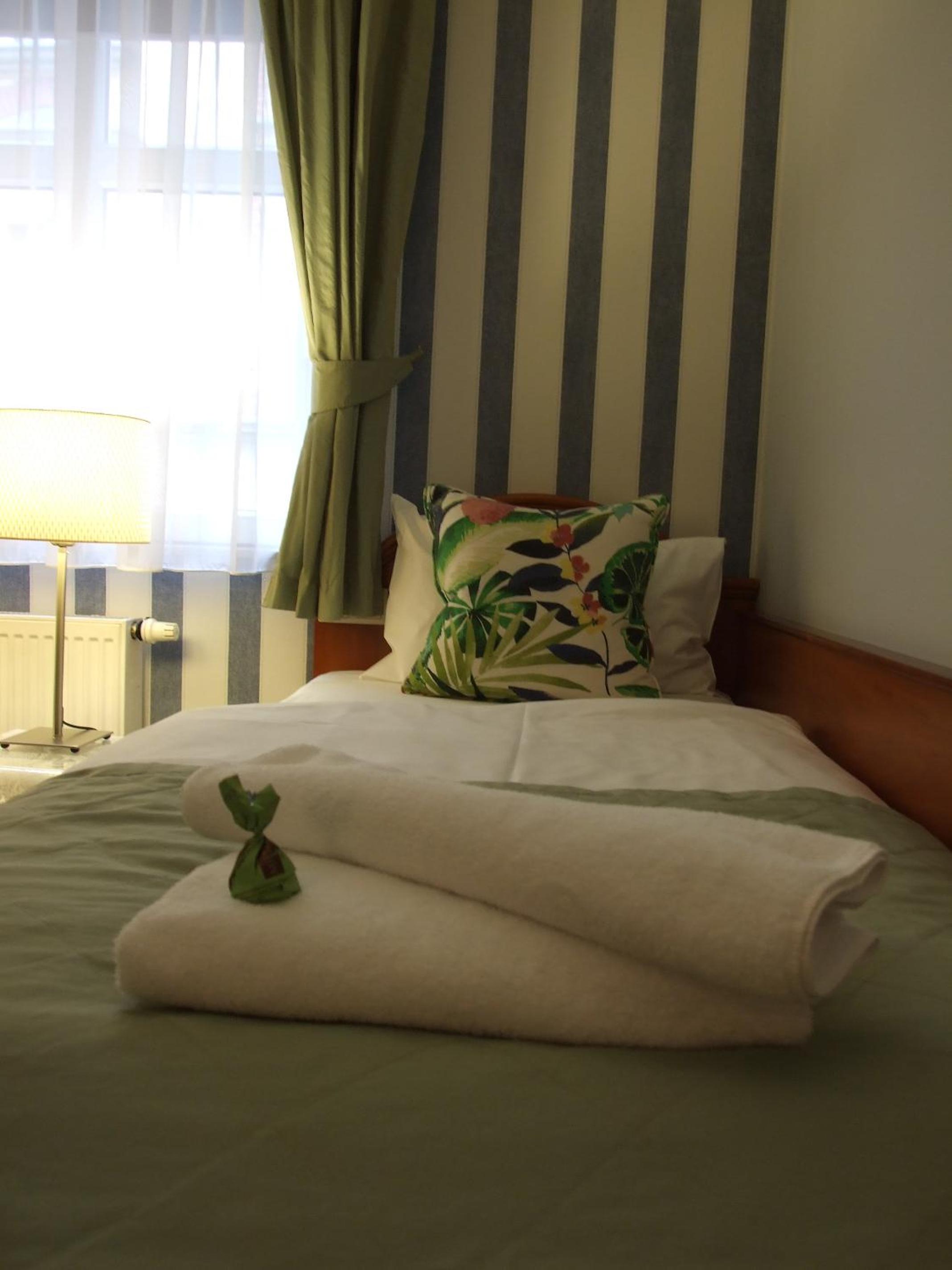 Classic Twin Room - Photo 6