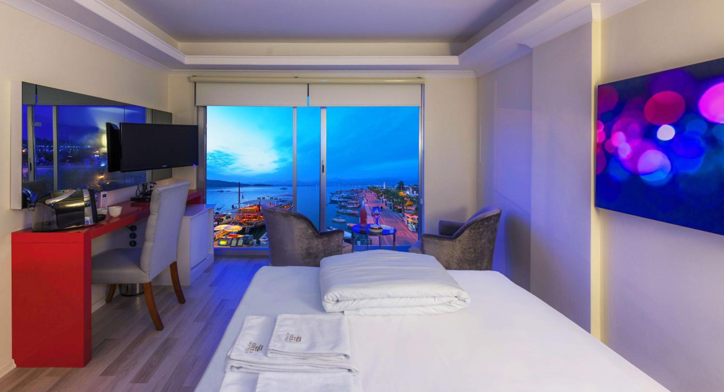 Large Room with Sea View