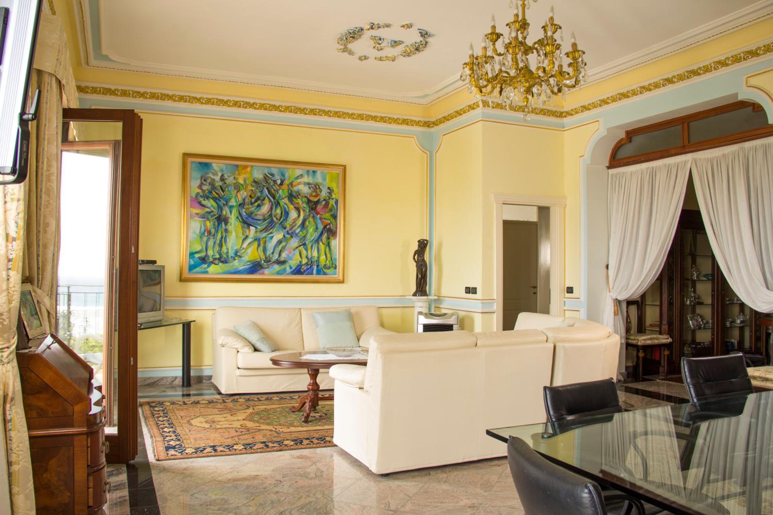 Two-Bedroom Apartment - Photo 30