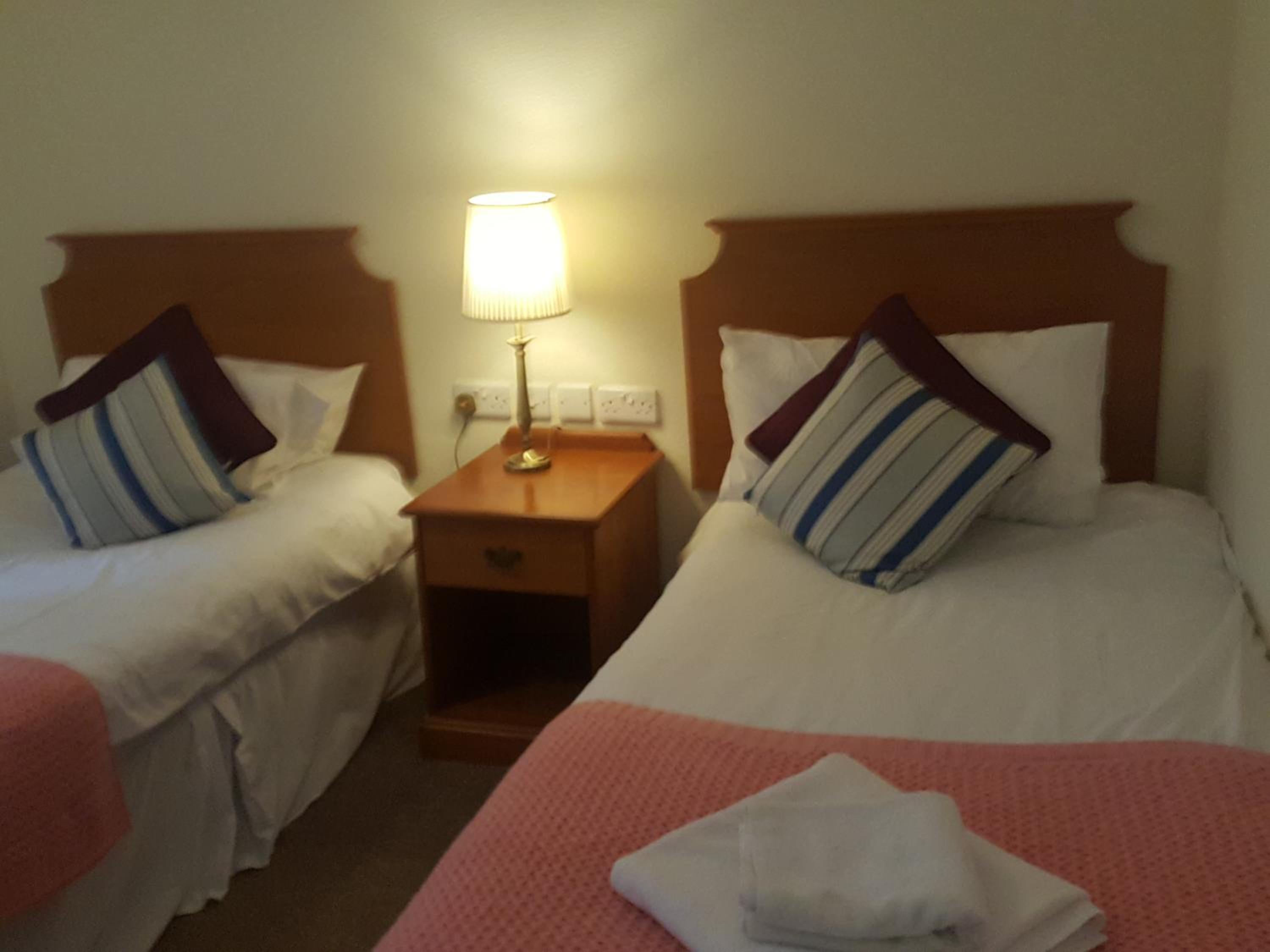 Twin Room with Bathroom photo 2
