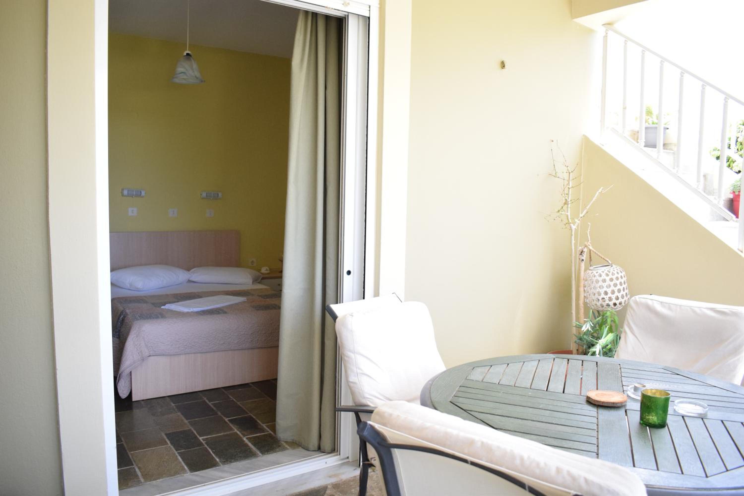 Superior One Bedroom Apartment with Garden View( 5 Adults) photo 2
