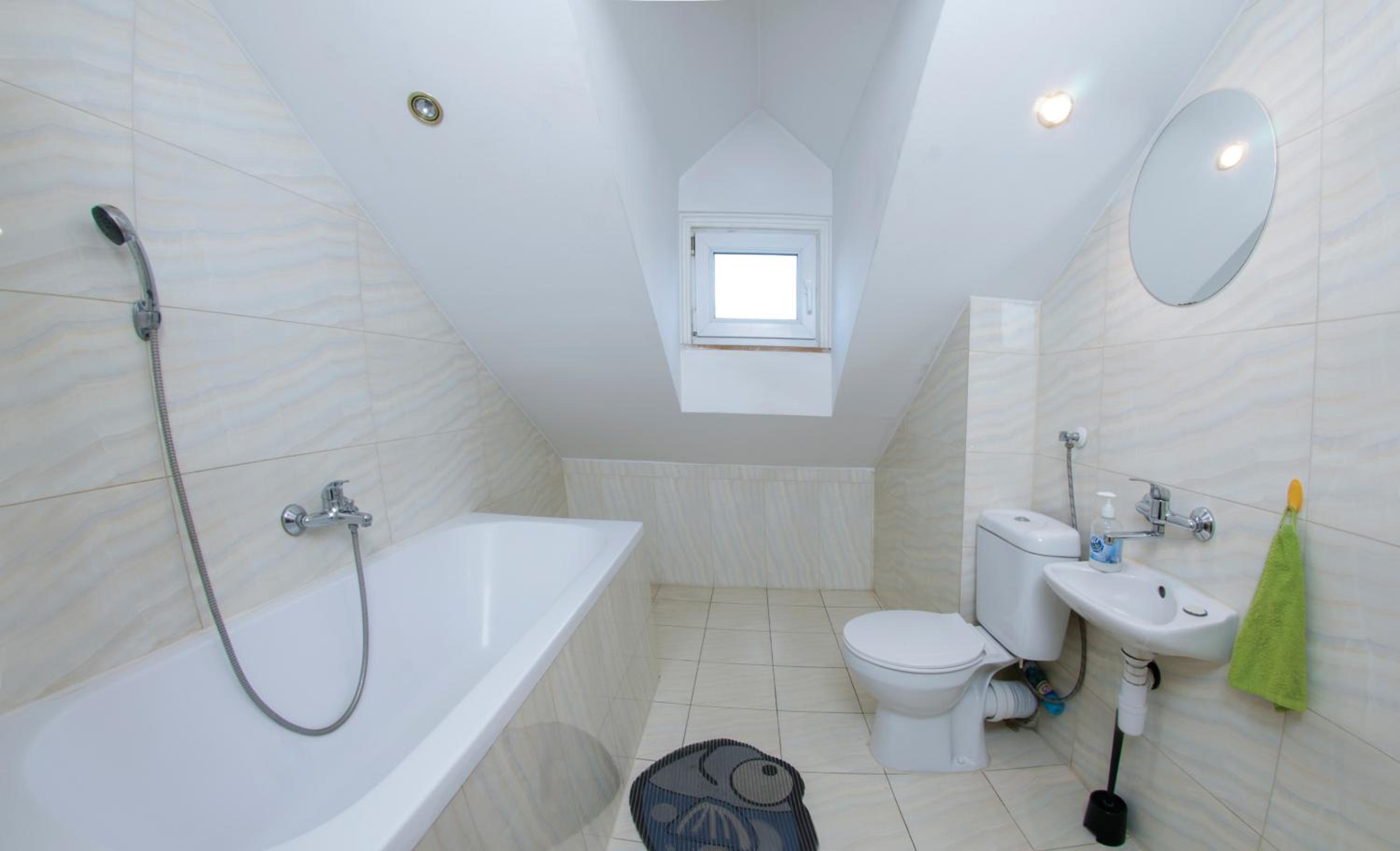 Double or Twin Room - Photo 3