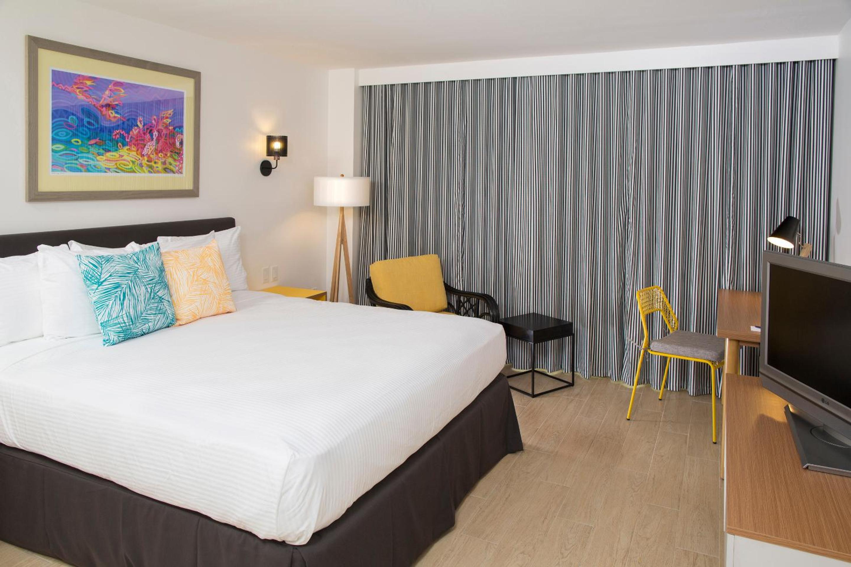 Island View King - Wheelchair Accessible