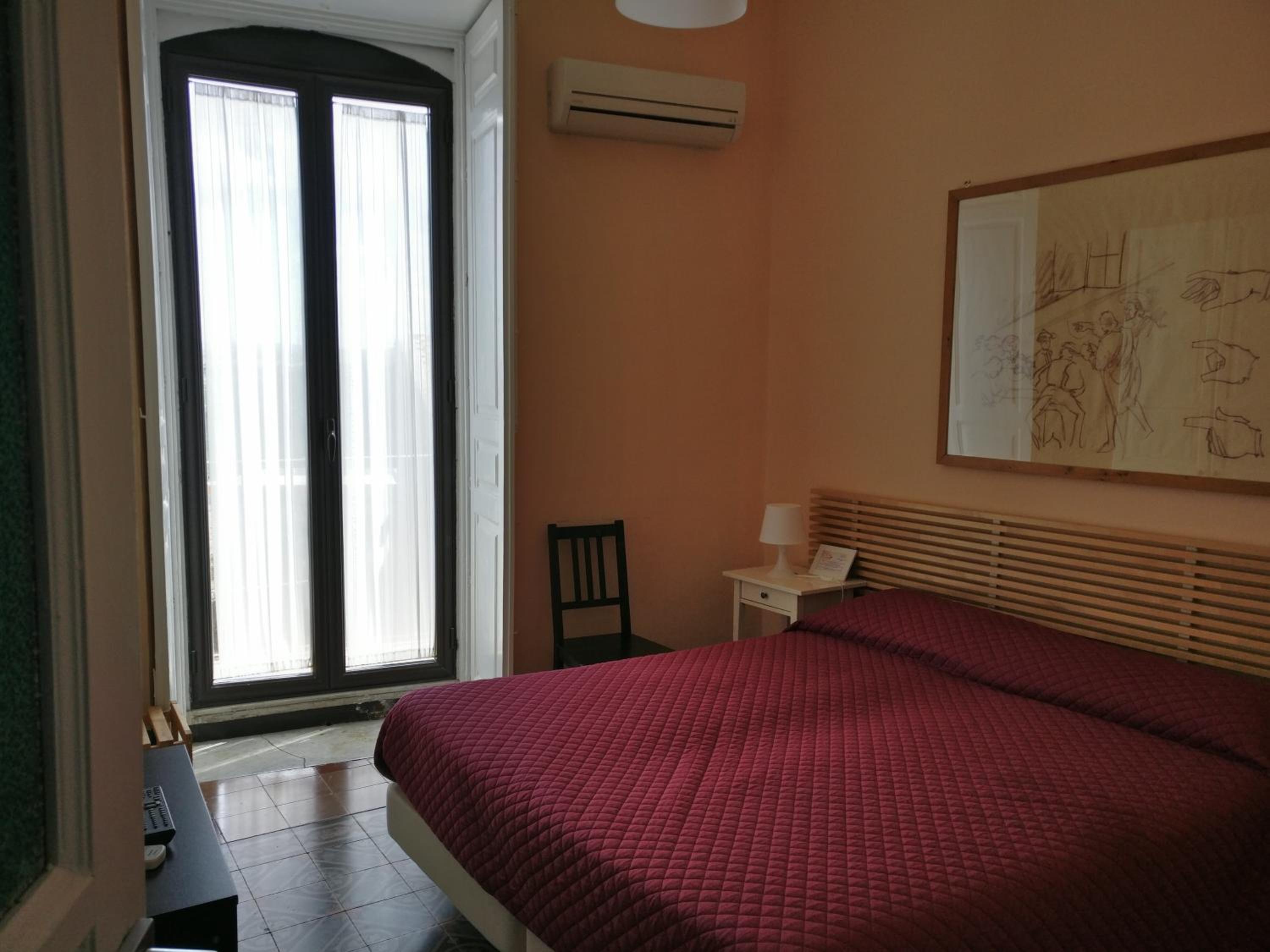 Deluxe Double or Twin Room with Balcony - Photo 4