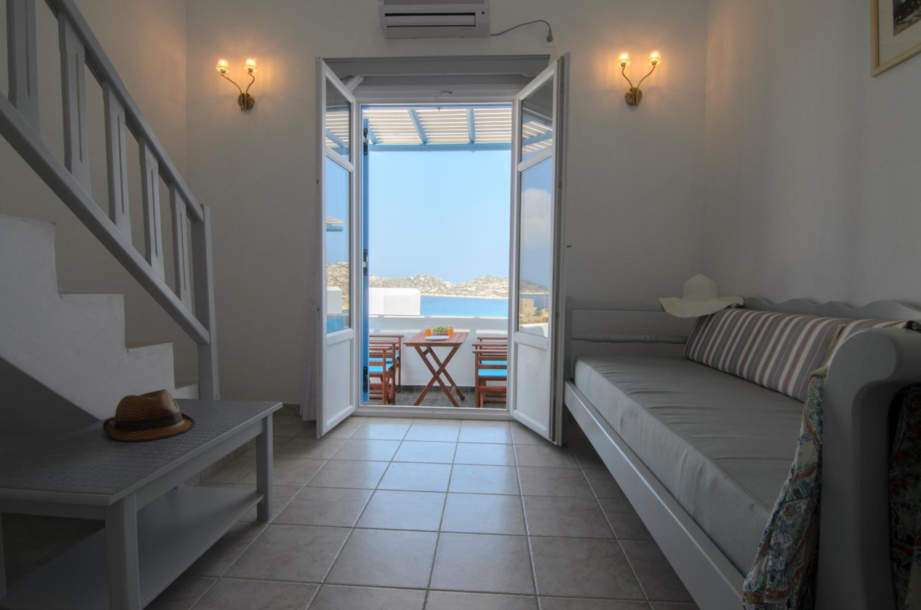 Apartment with Sea View - Photo 12