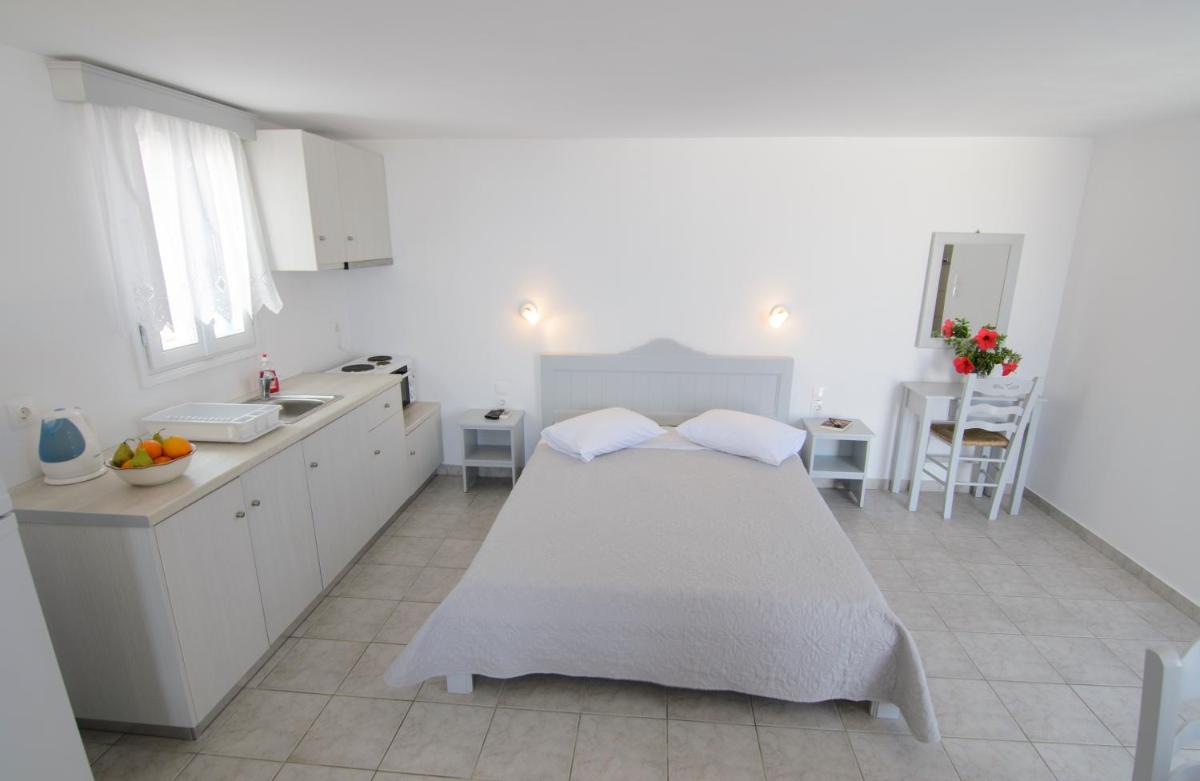 Apartment with Sea View - Photo 3