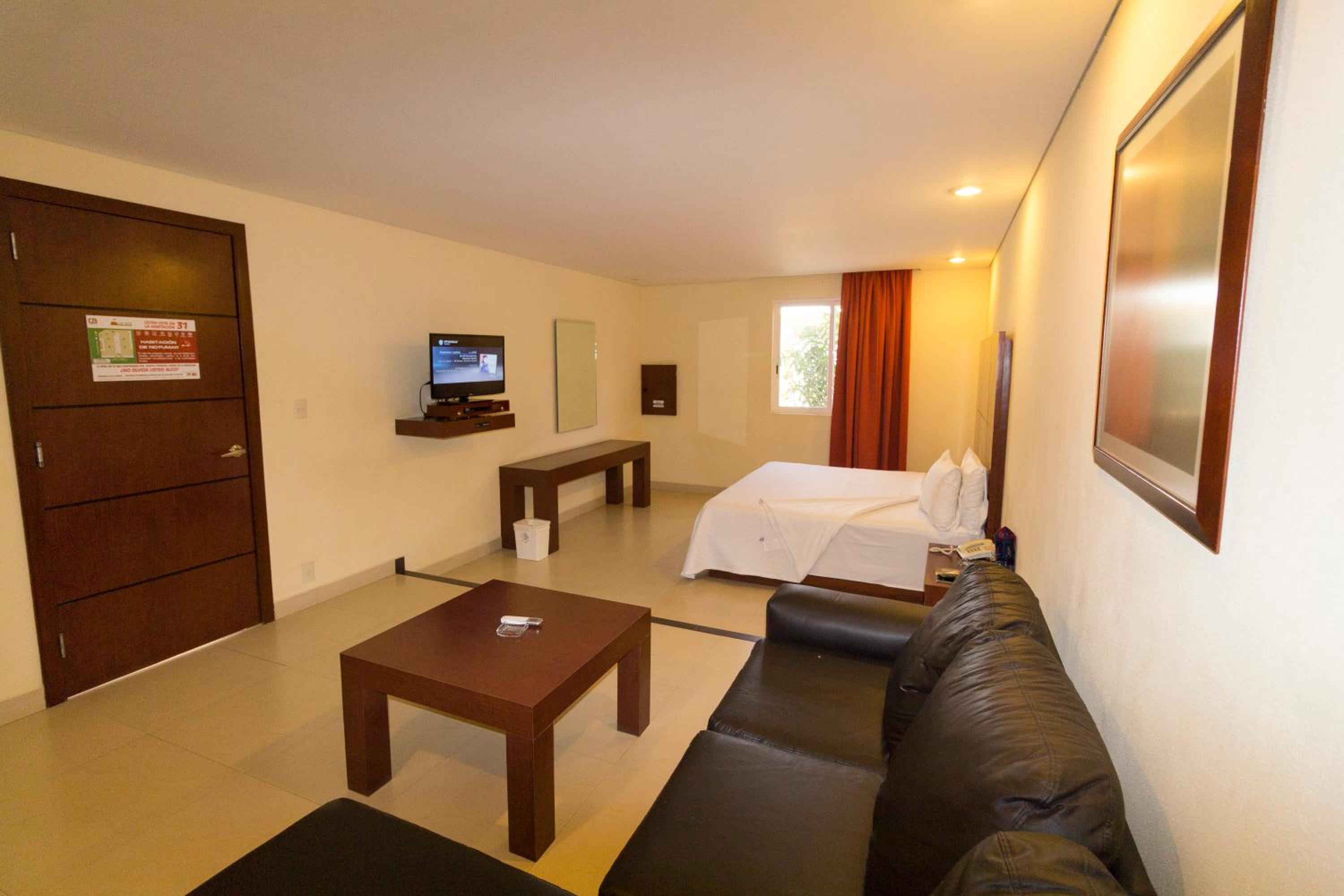 Standard Suite - Photo 1