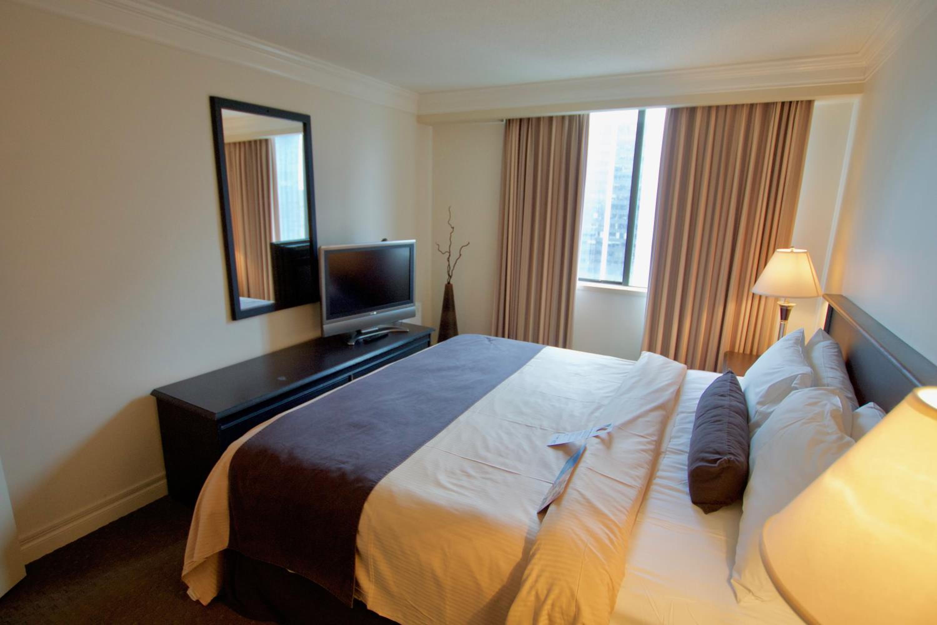 One-Bedroom Suite (2 Adults) - Photo 2