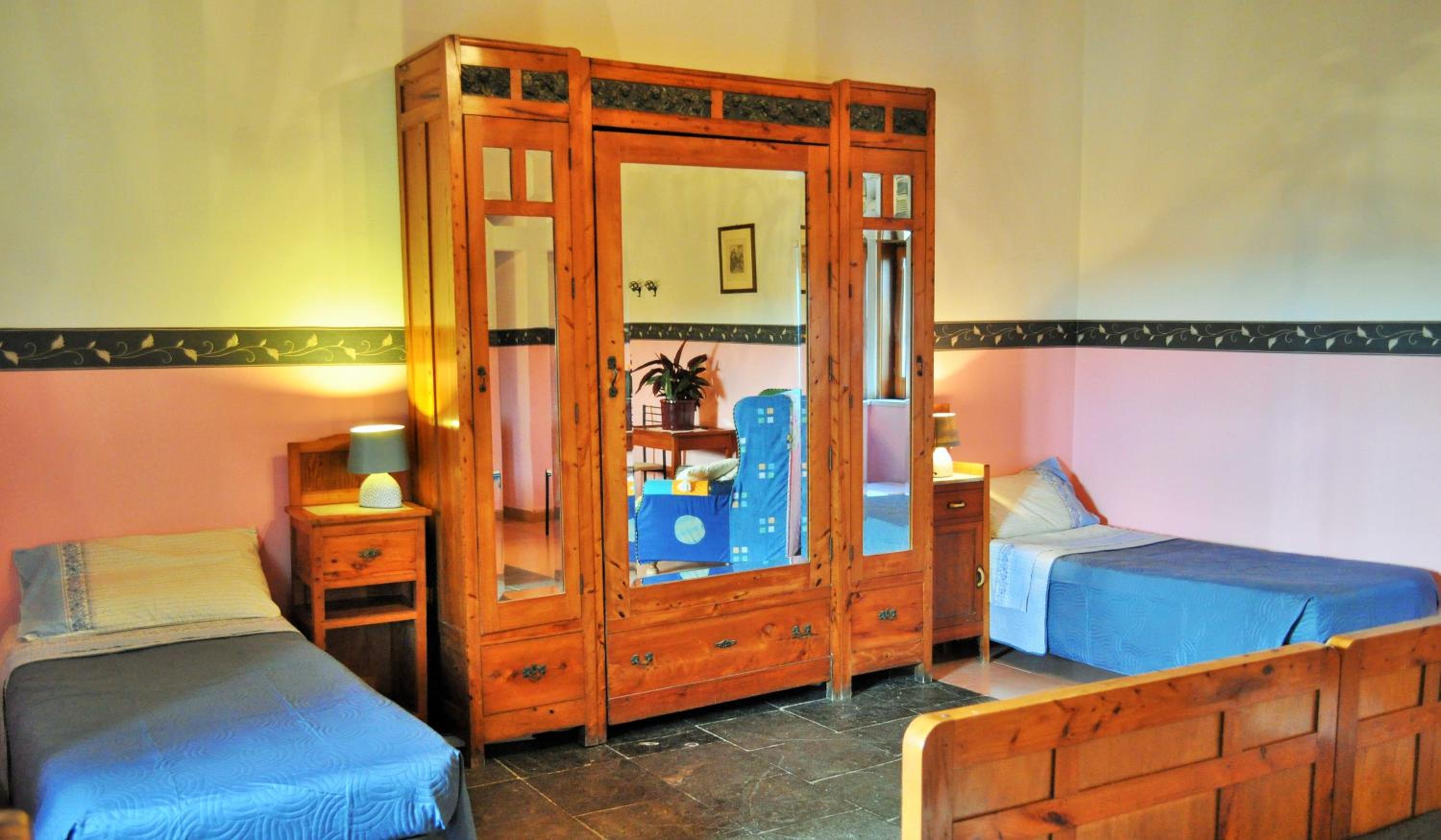 Family Room with Bathroom photo 2