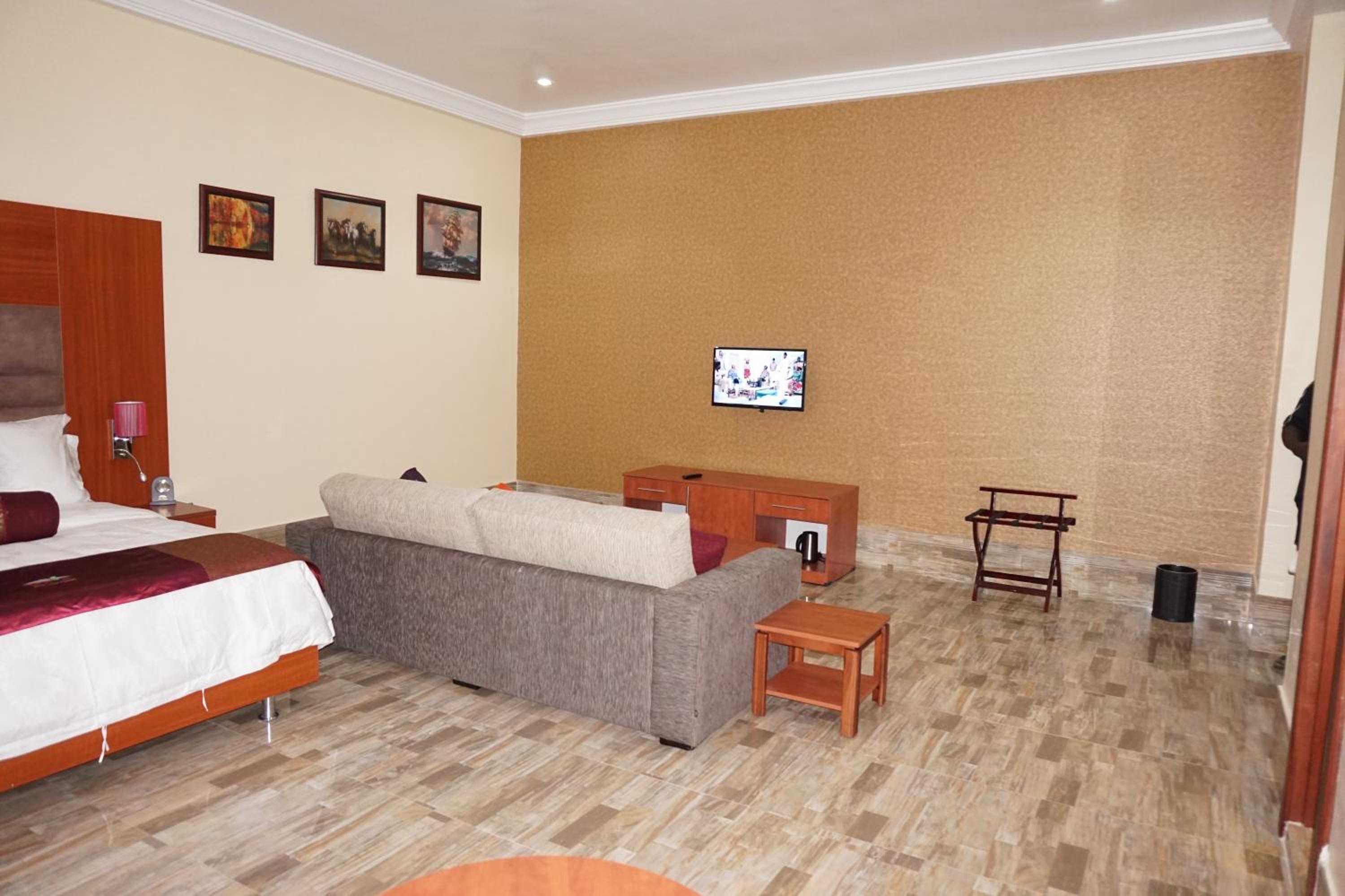 Executive Suite photo 2
