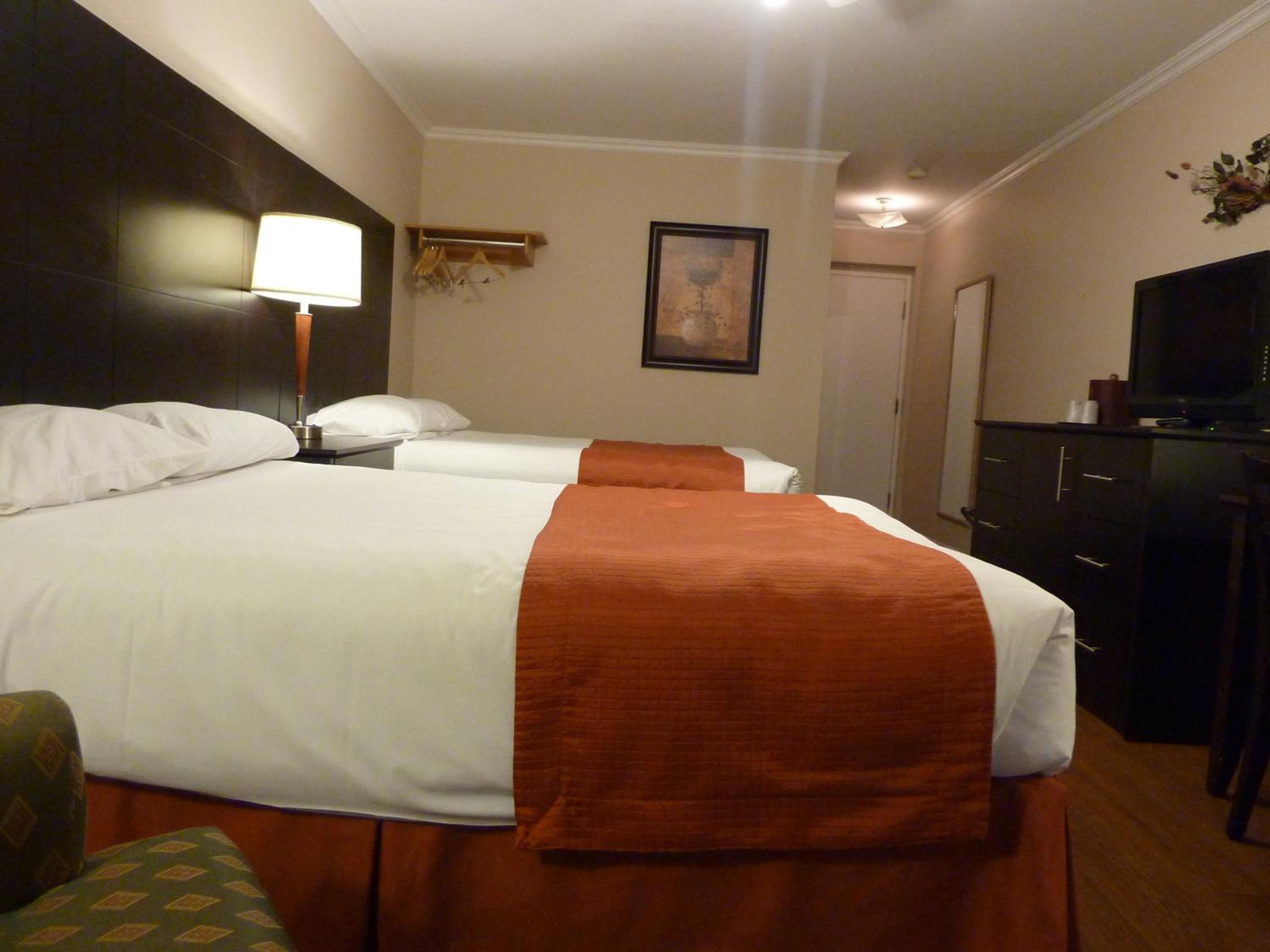 Double Room with Two Double Beds photo 3