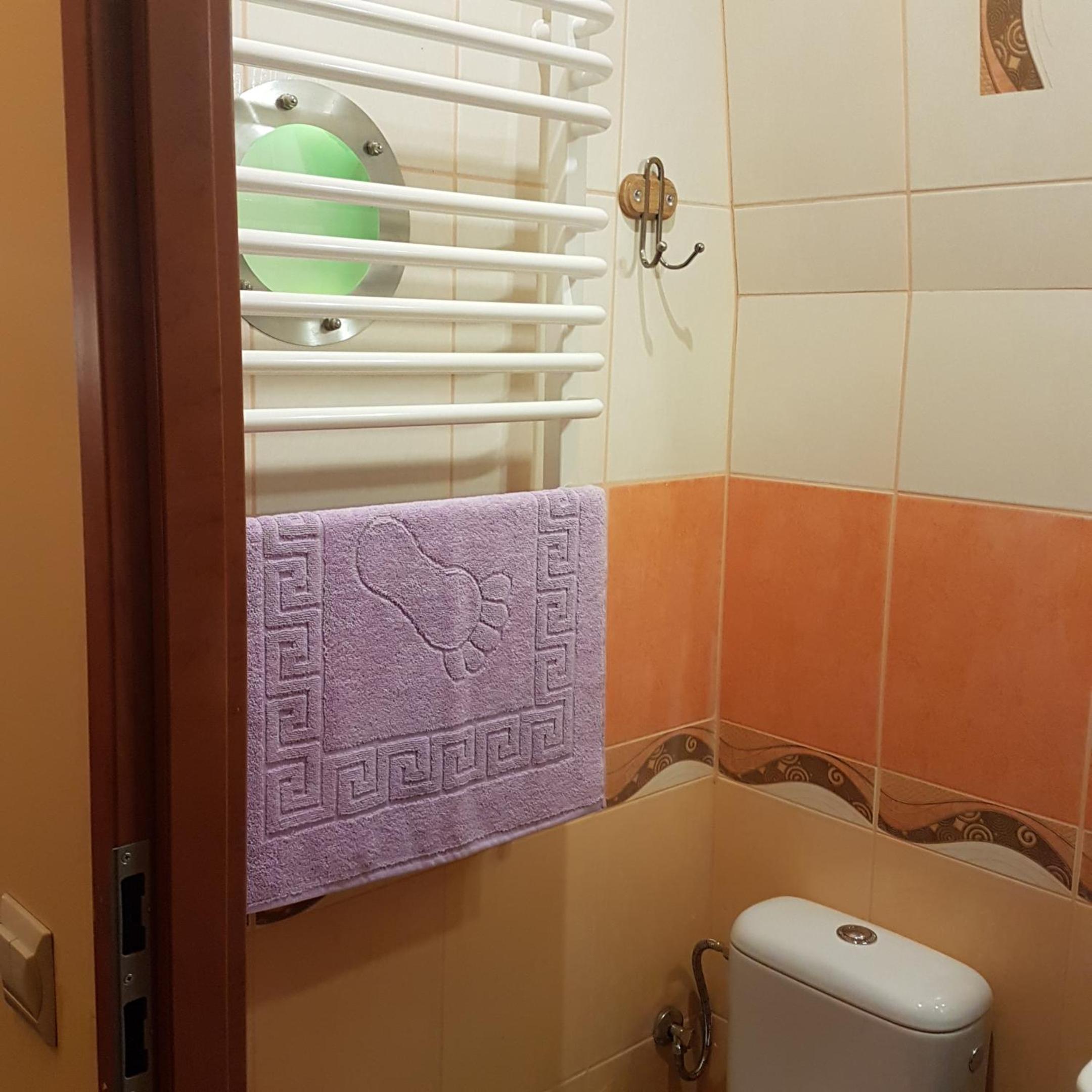 Double Room with Private Bathroom - Photo 4
