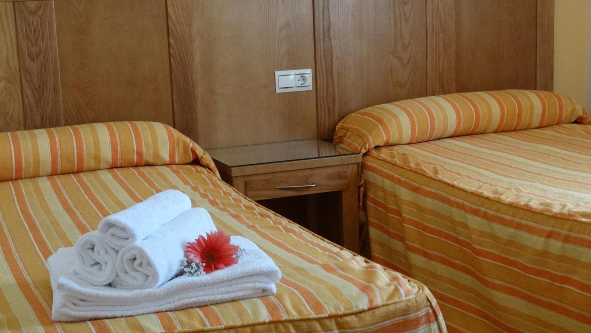  One-Bedroom Apartment  (3 Adults) - Photo 3