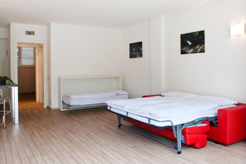 One-Bedroom Apartment (5 Adults) photo 3
