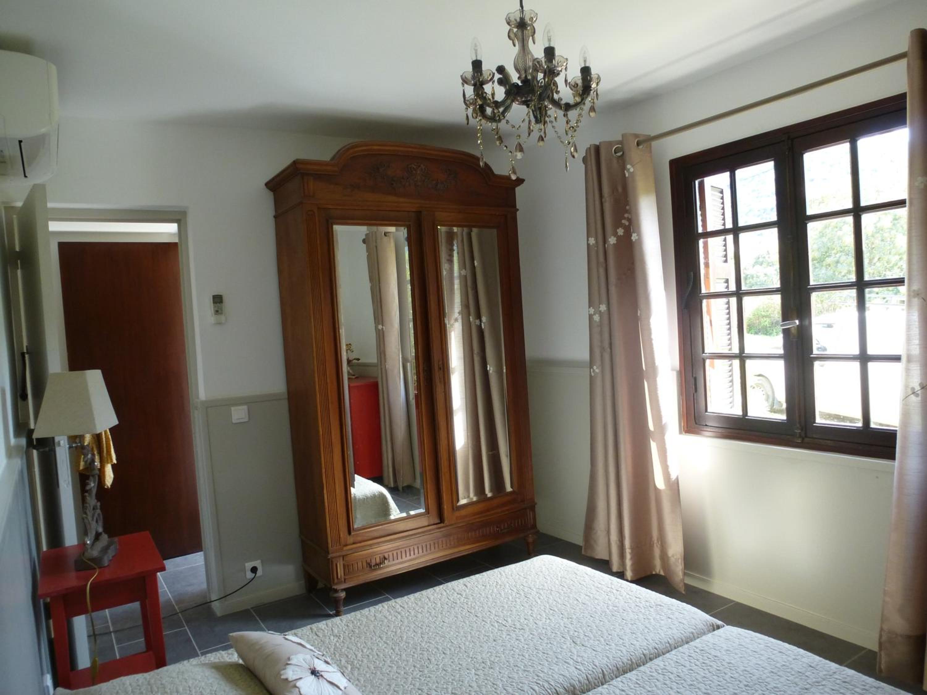 Apartment - Ground Floor photo 2