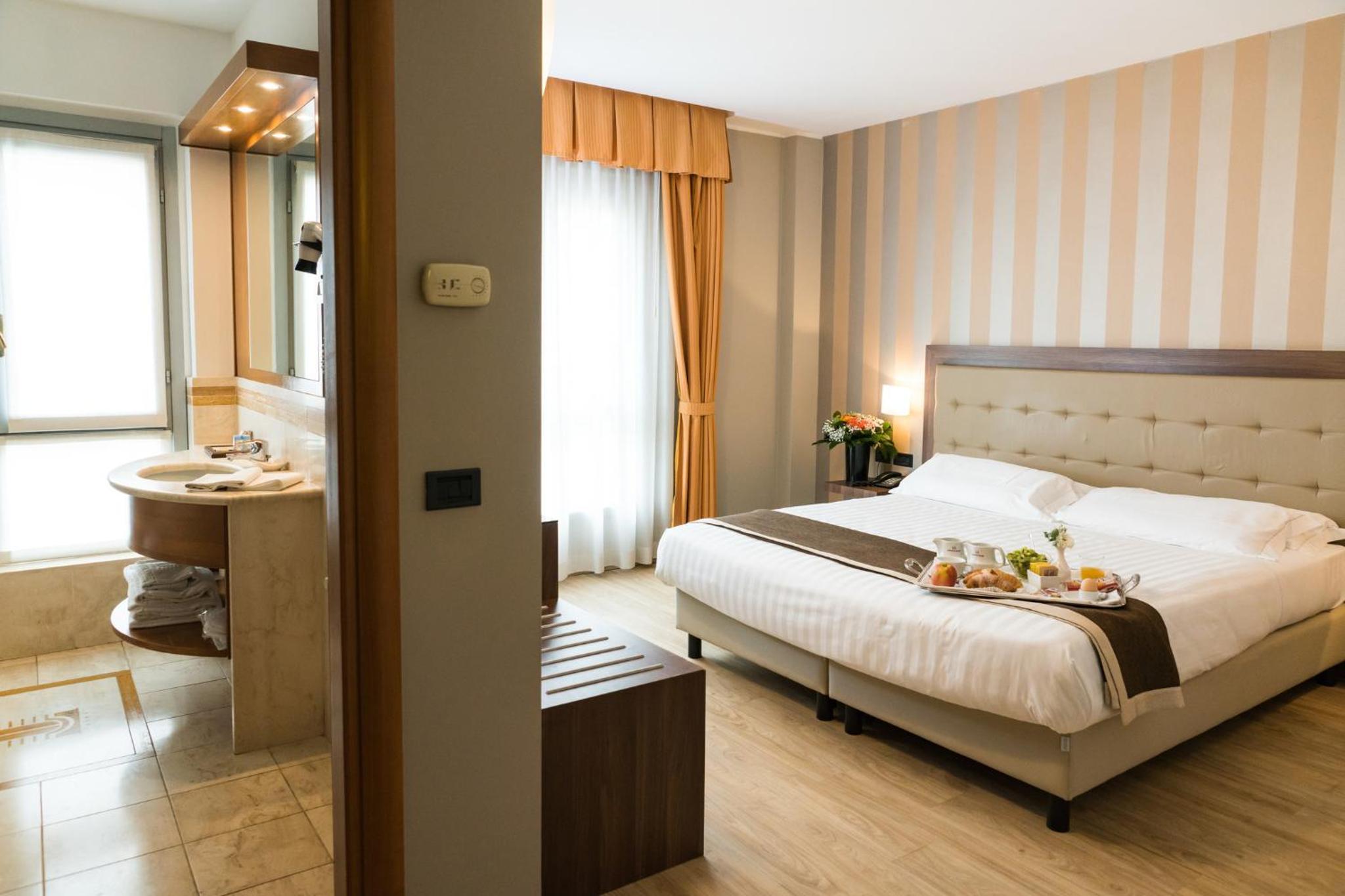 Superior Double or Twin Room - Photo 8