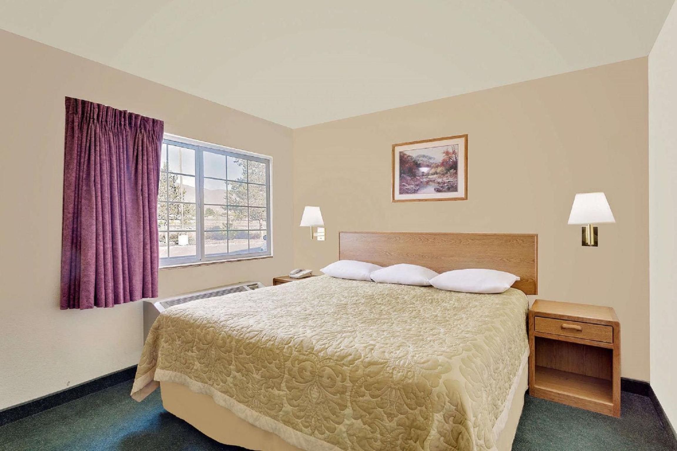 Deluxe King Studio Suite - Non-Smoking - Photo 1