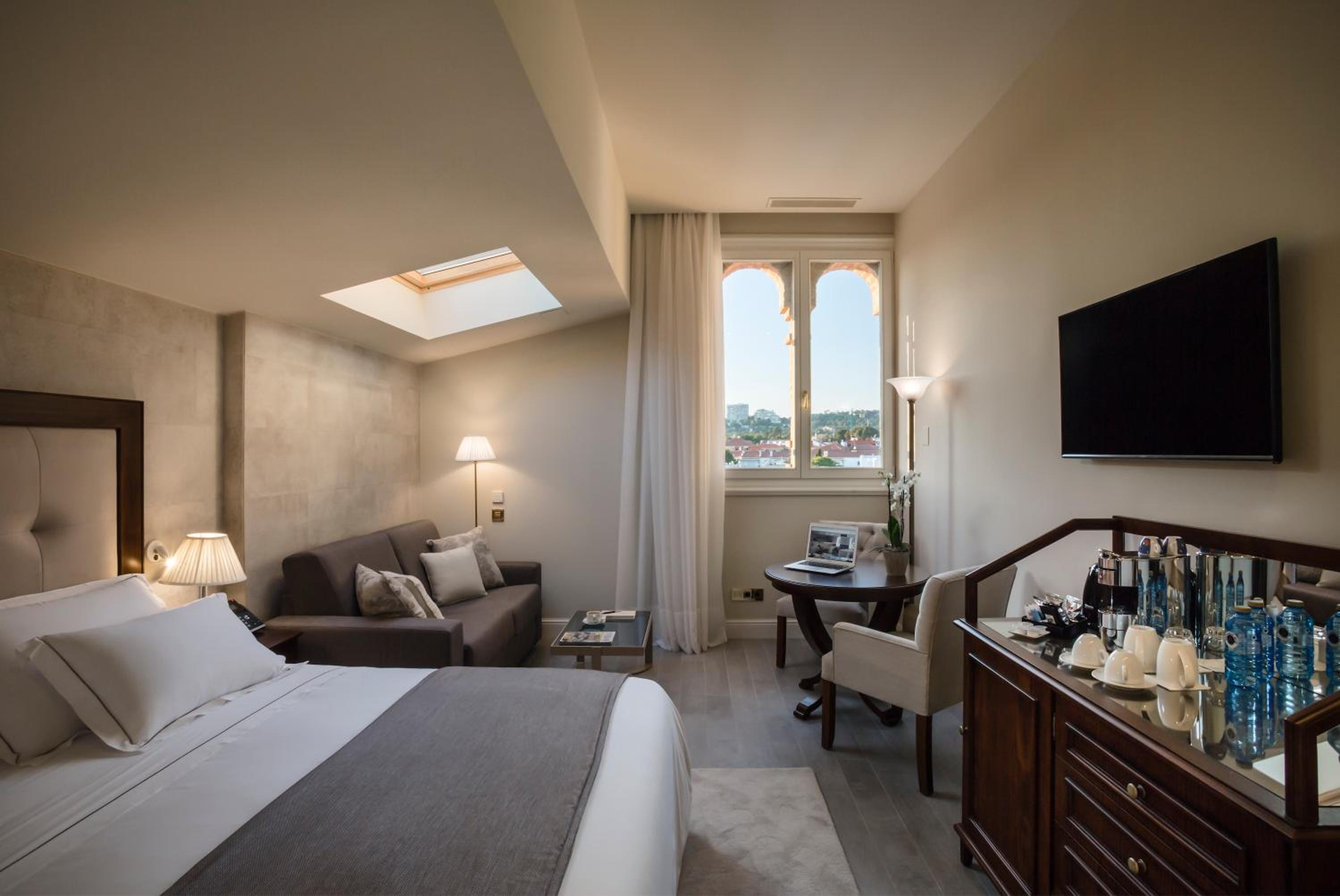 Attic Room with Garden View - Photo 1