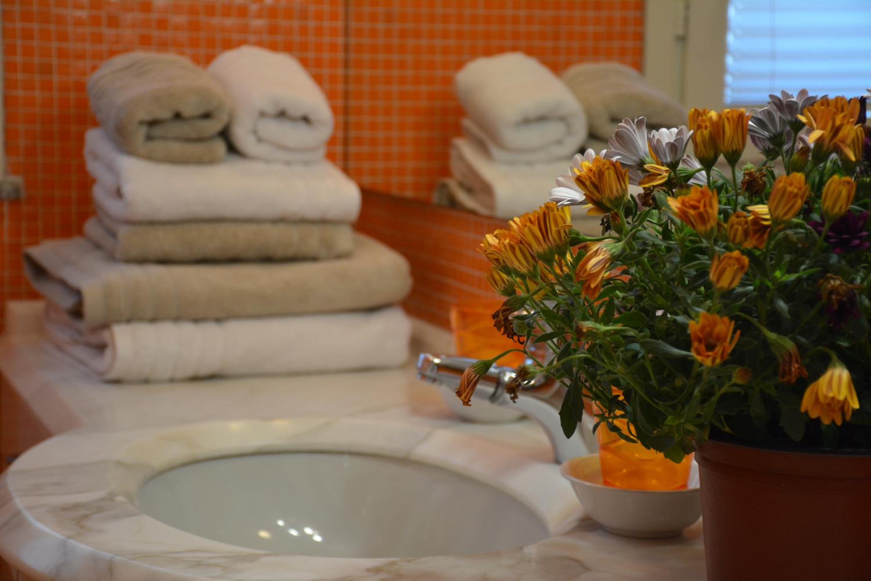 Double Room with Private Bathroom - Photo 10