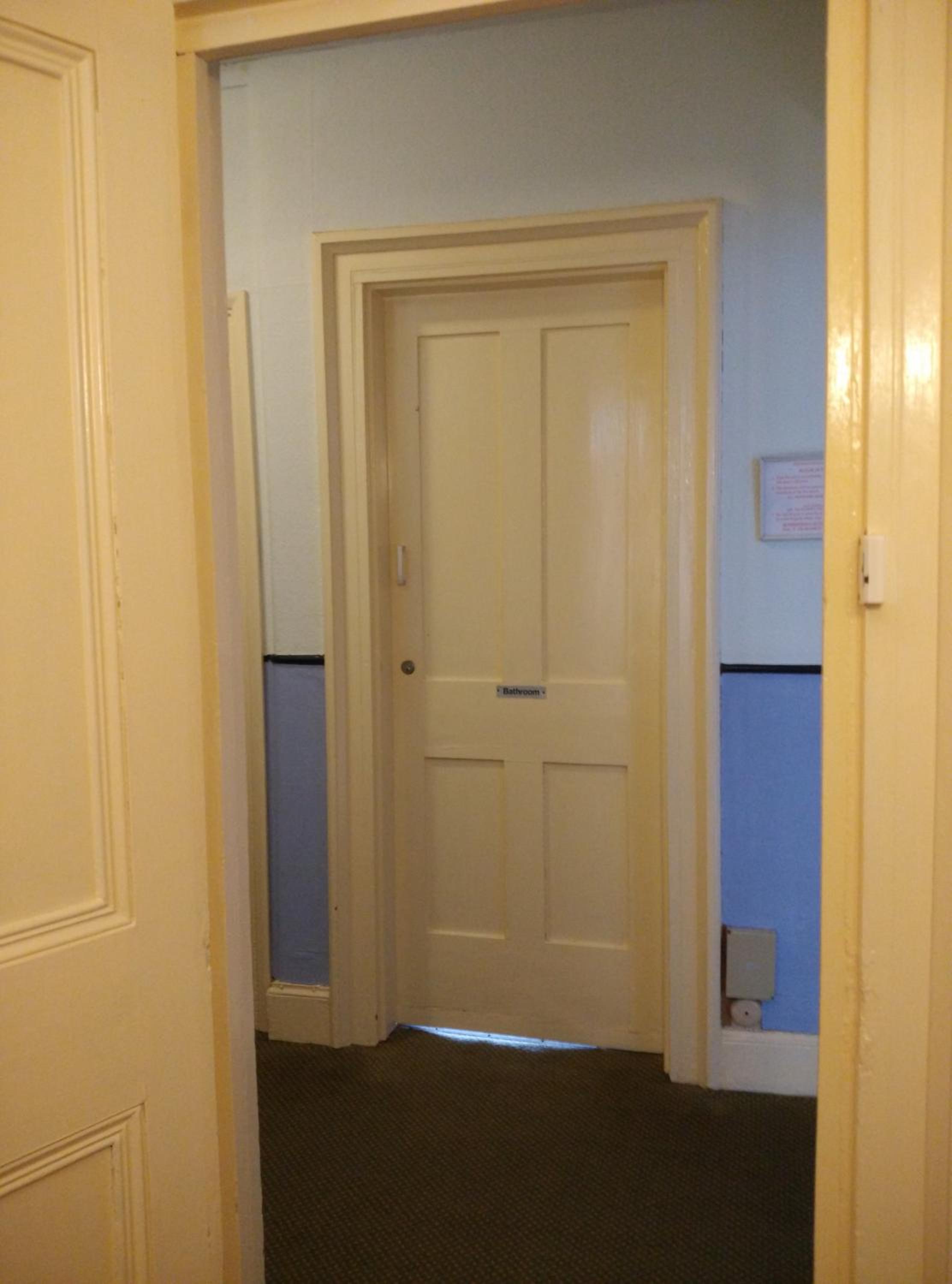 Single Room with Private Bathroom  (Non  En-suite) photo 3