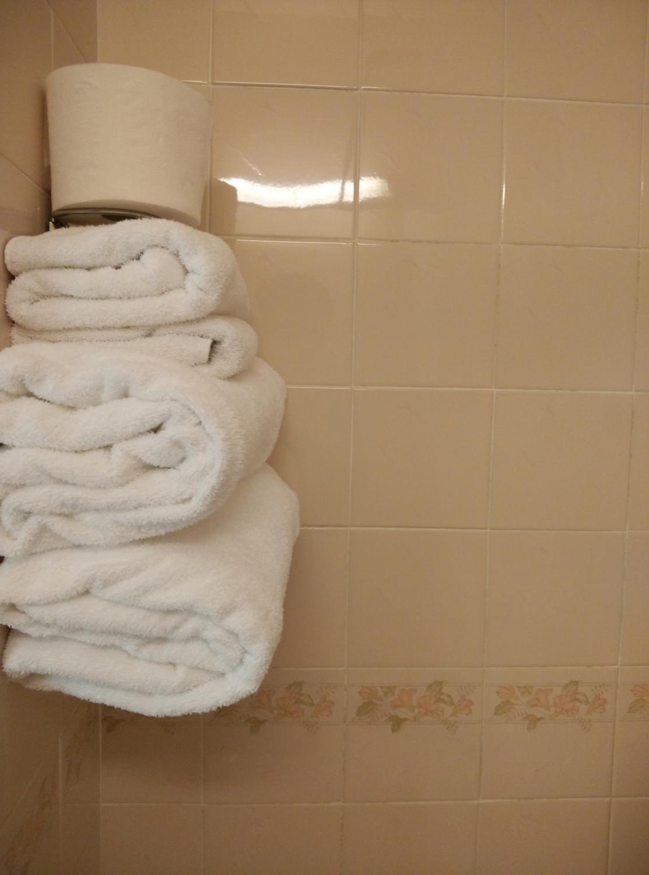 Annex Double Room with Ensuite Bathroom photo 2