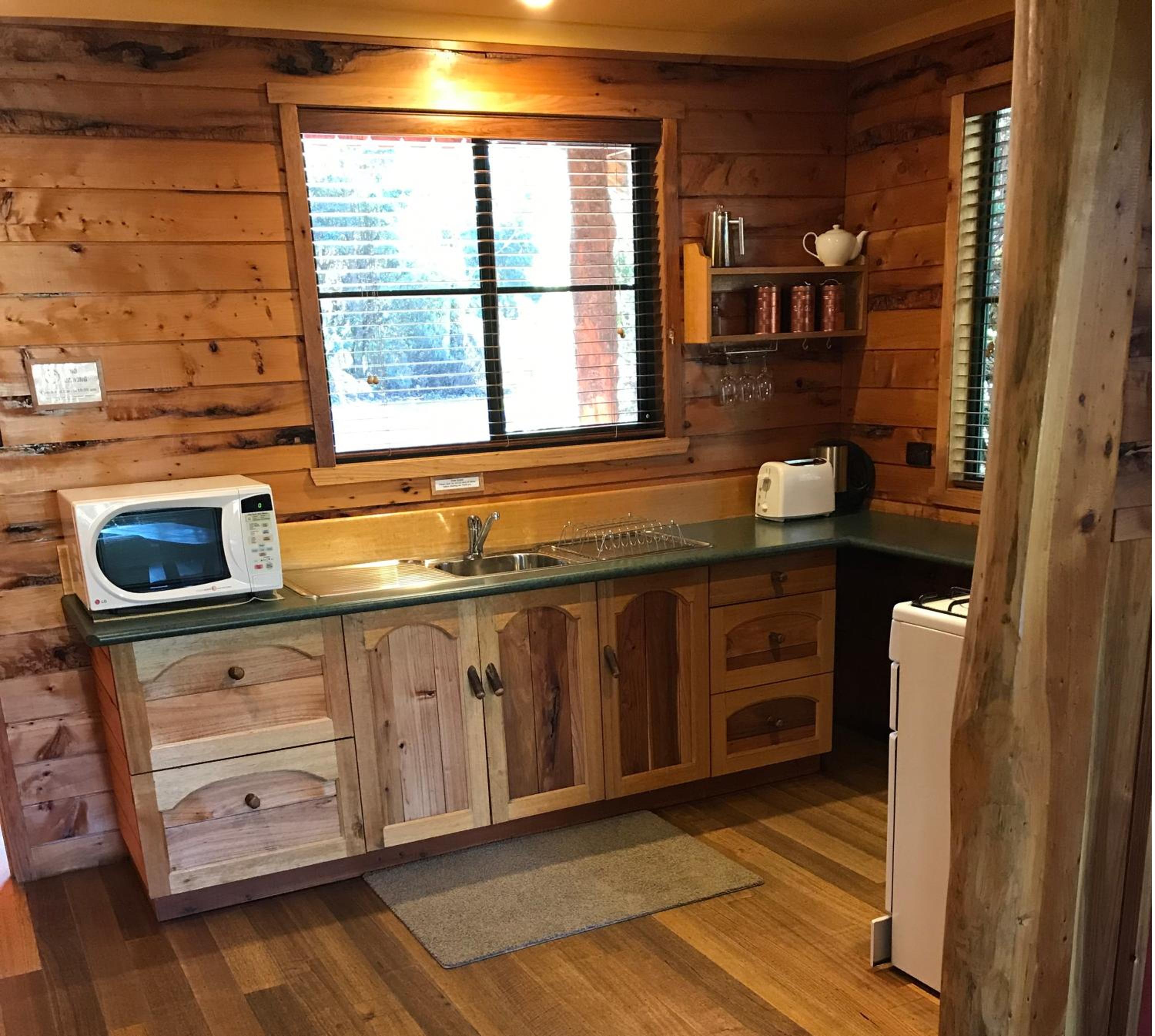 Cradle Mountain View One-Bedroom Spa Cabin photo 3
