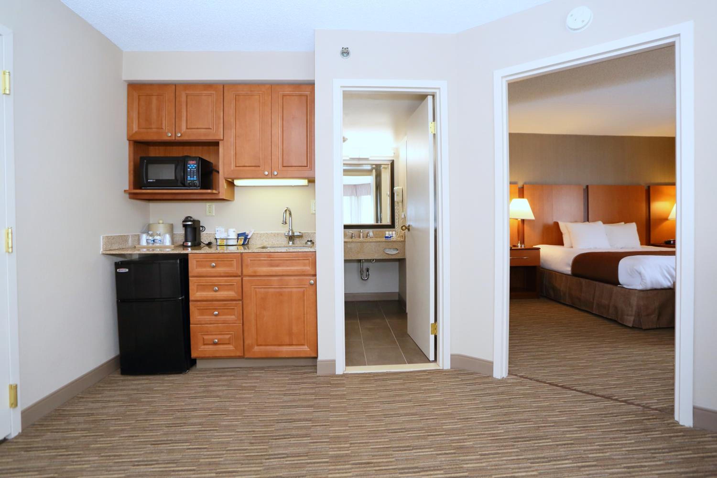 Double Suite with Two Double Beds with Sofa Bed - Photo 5