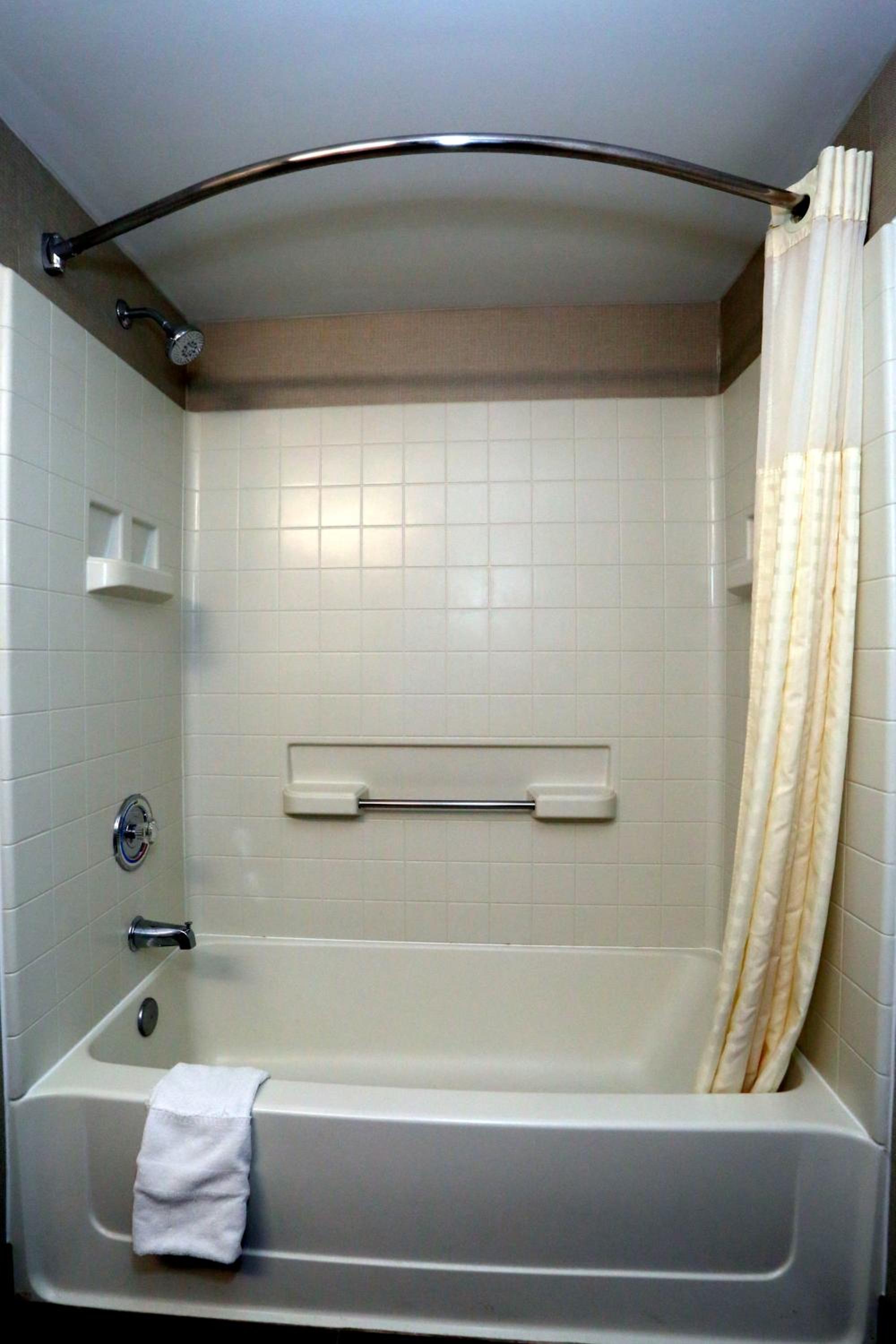 King Room - Non-Smoking - Photo 3