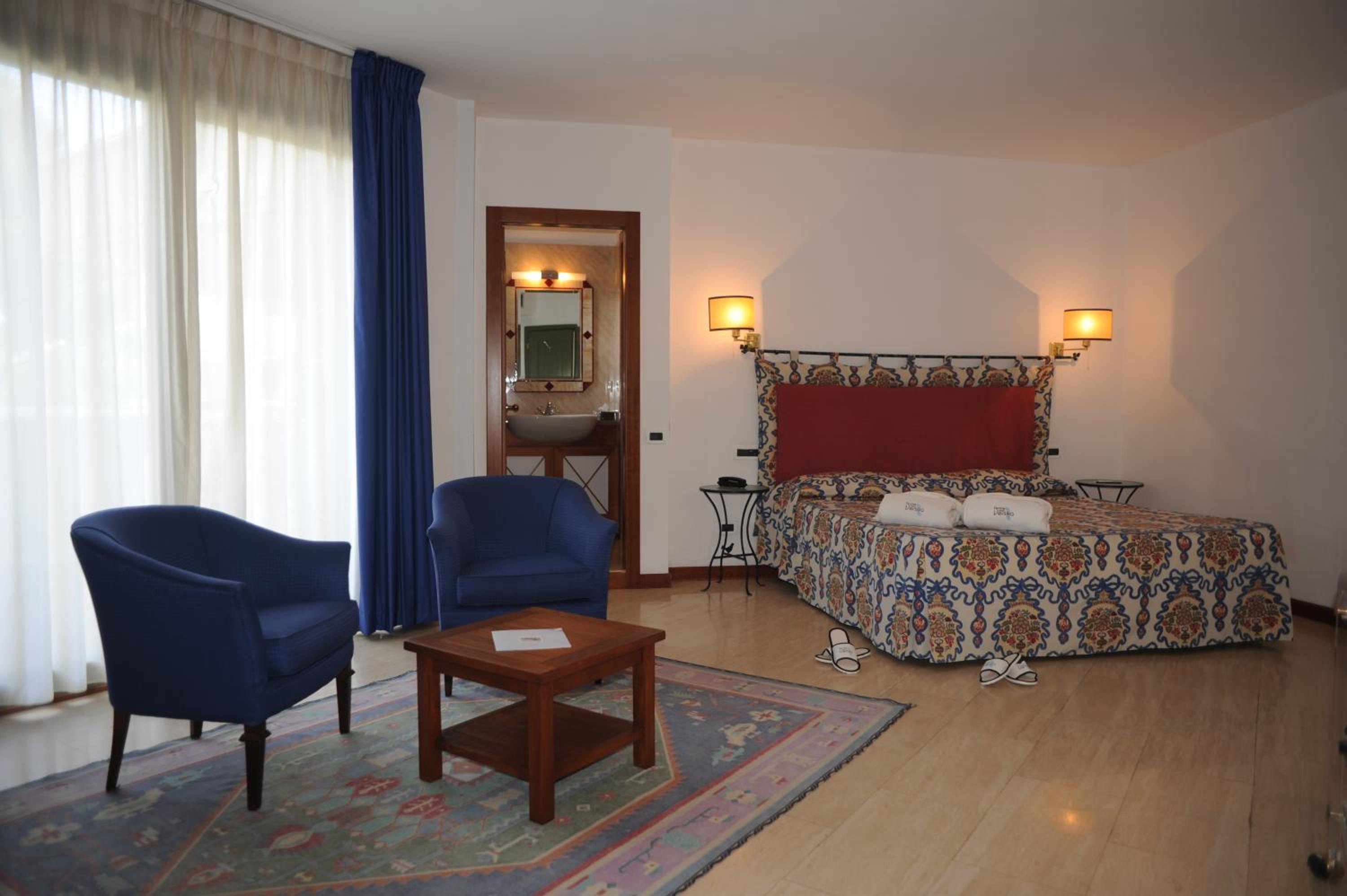 Double or Twin Room with Terrace - Photo 1