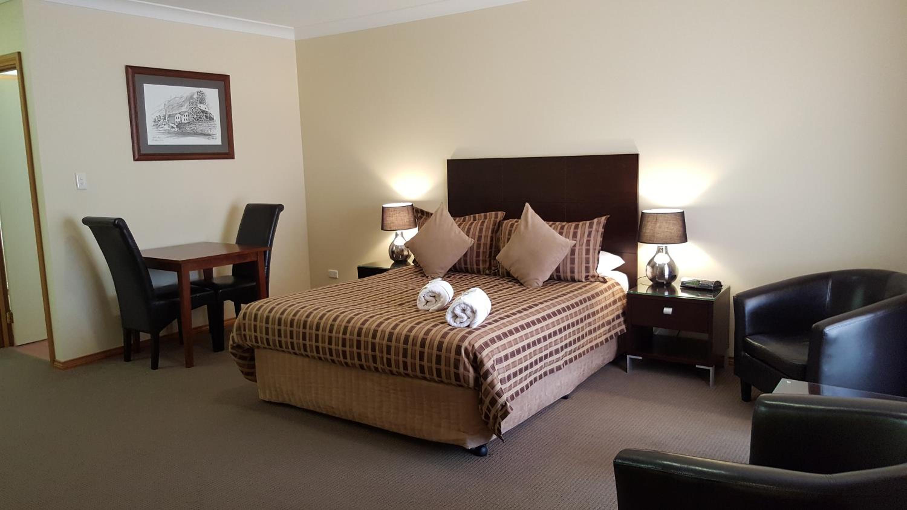 Queen Room photo 3