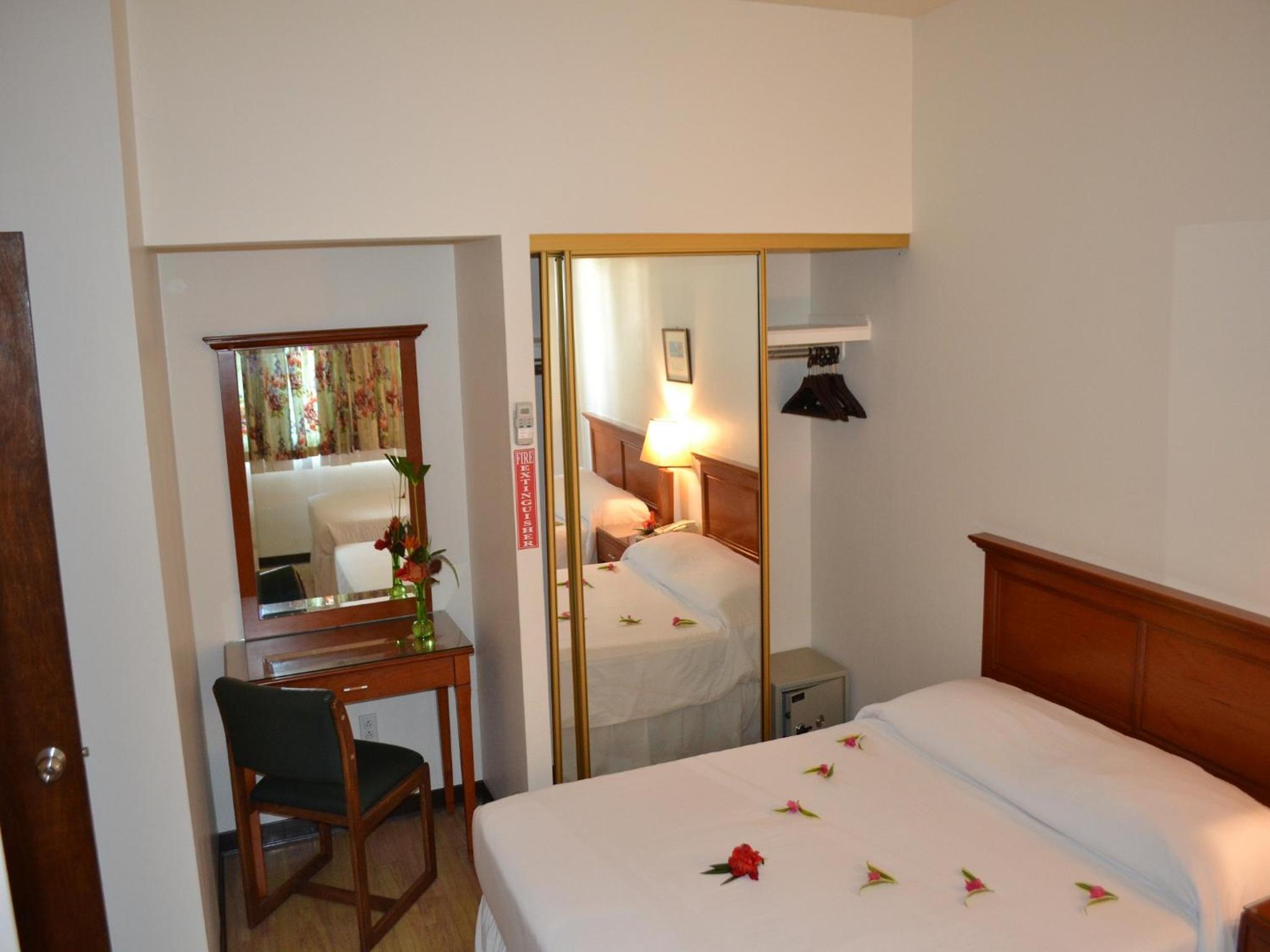 One-Bedroom Suite photo 2