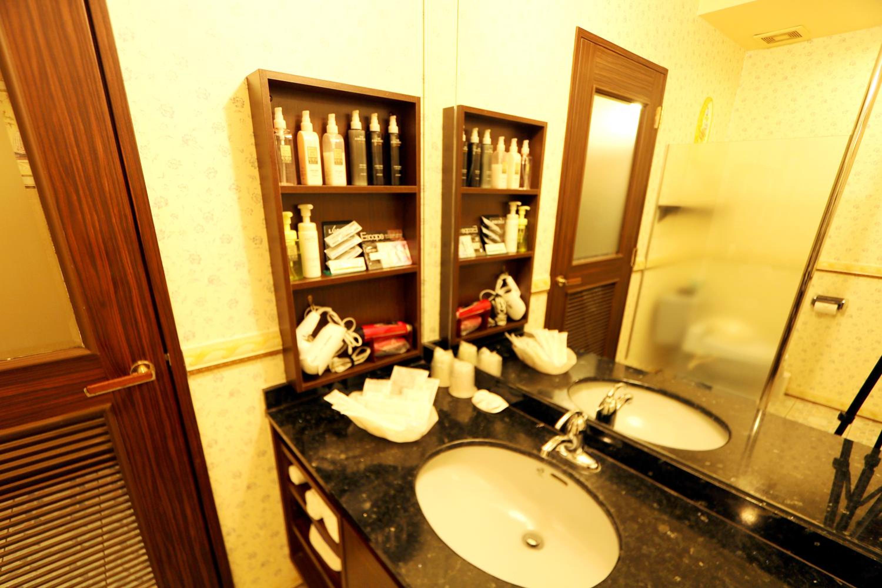 Standard Double Room - Photo 2