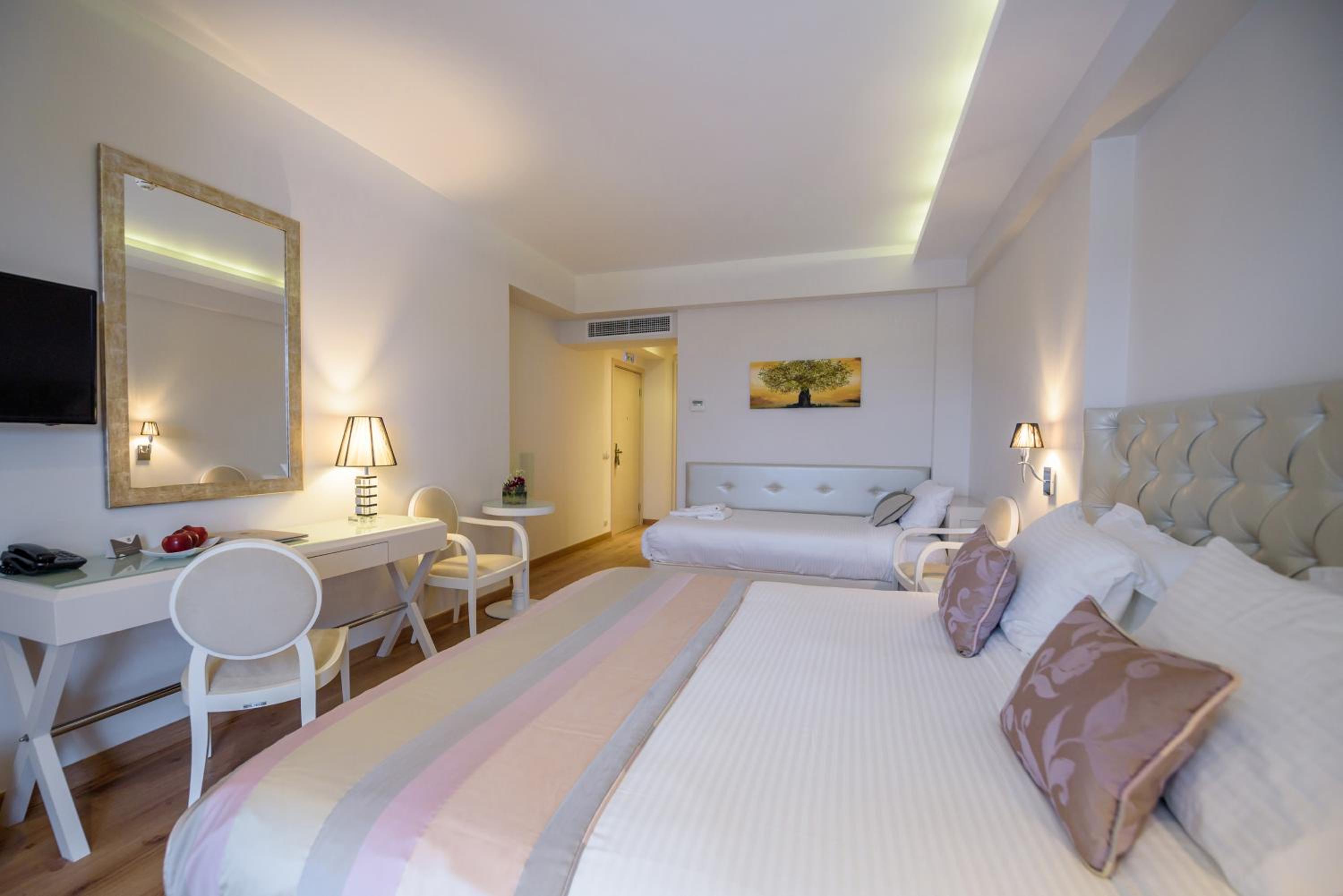 Triple Room - Photo 9