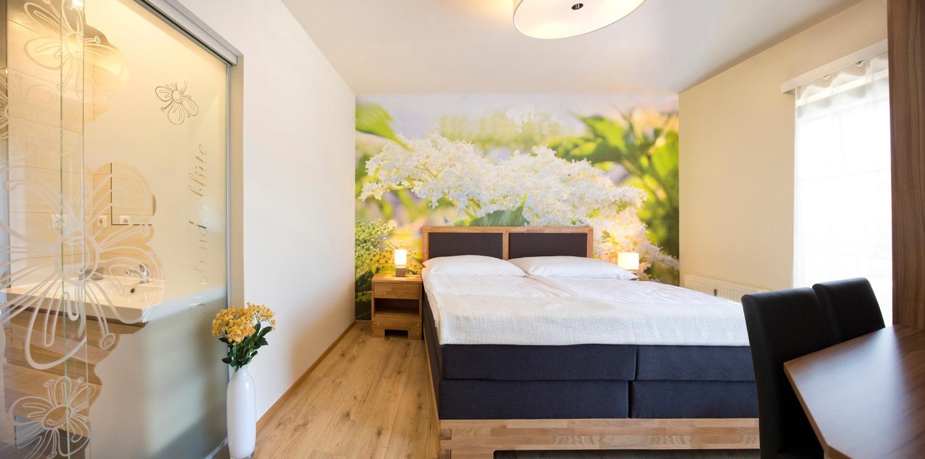 Deluxe Double Room with Balcony - Photo 1