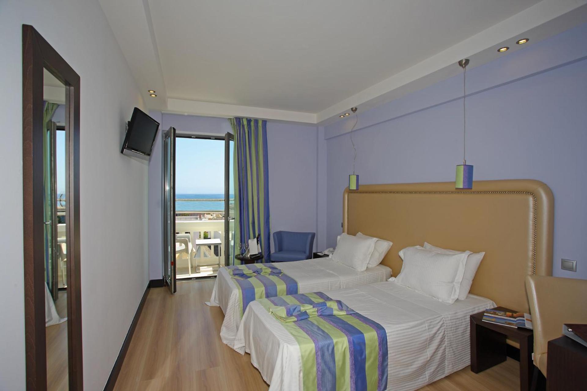Standard Double or Twin Room - Photo 2