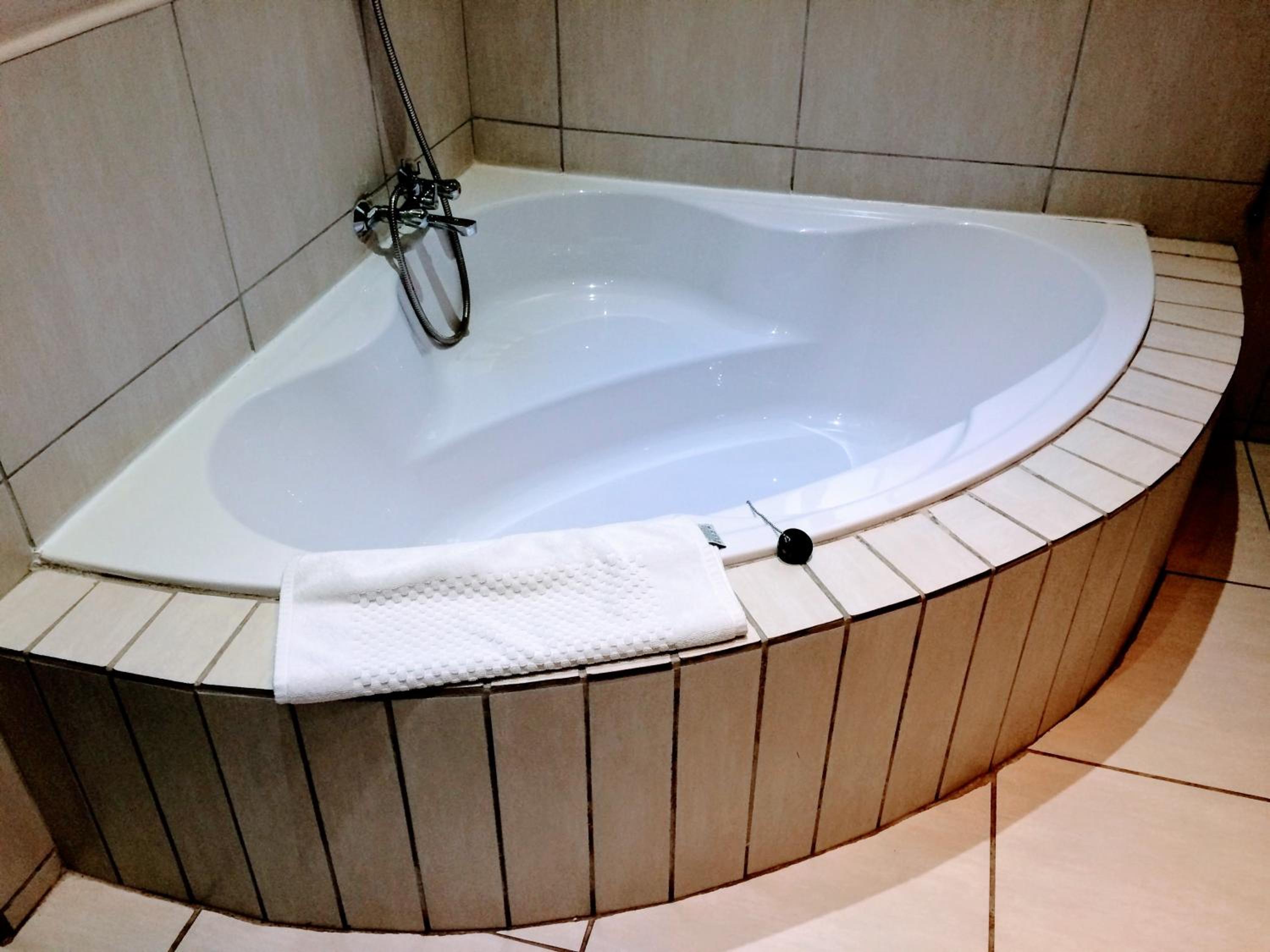 Deluxe Double or Twin Room with Garden View - Photo 16