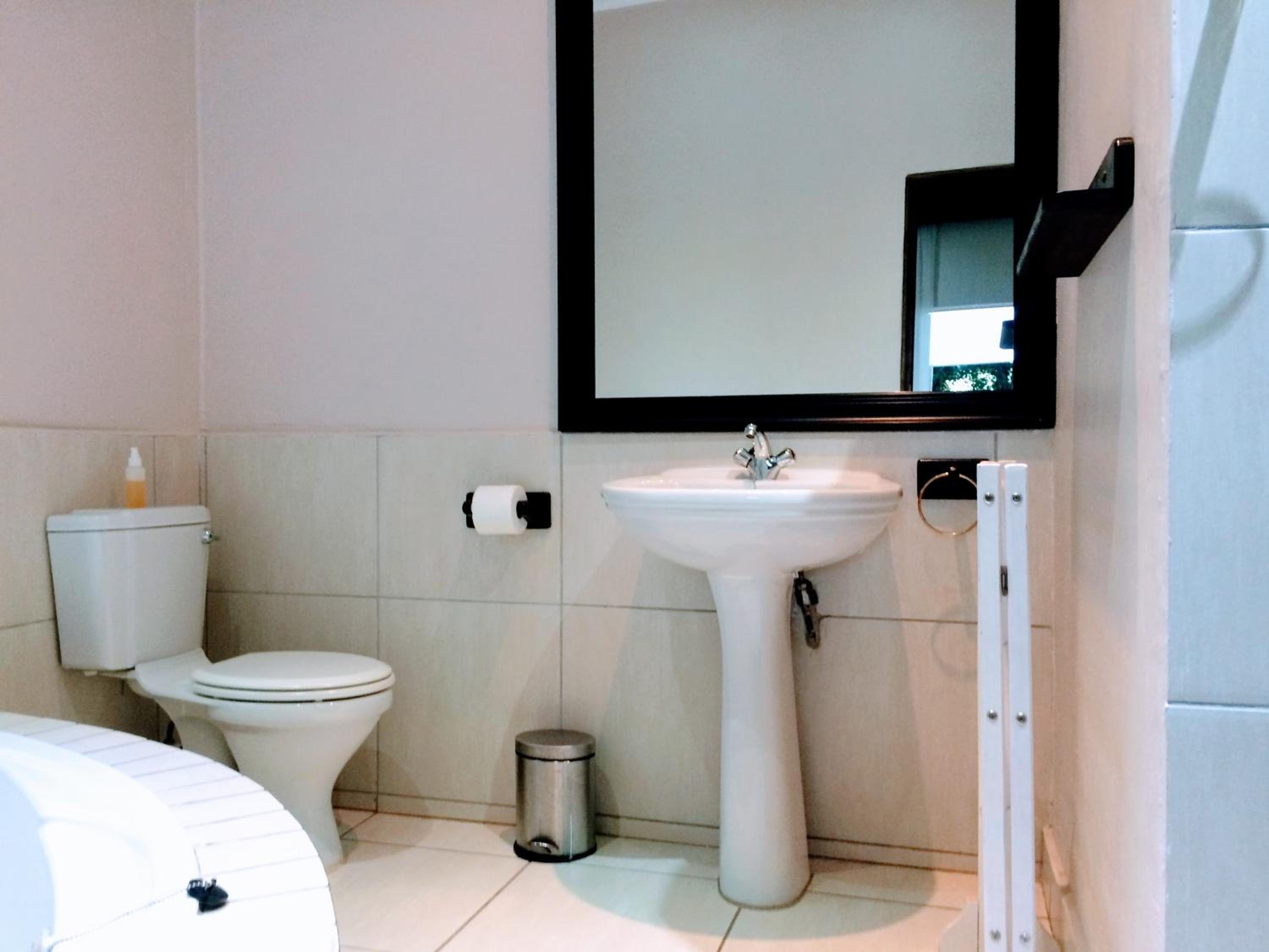 Deluxe Double or Twin Room with Garden View - Photo 11
