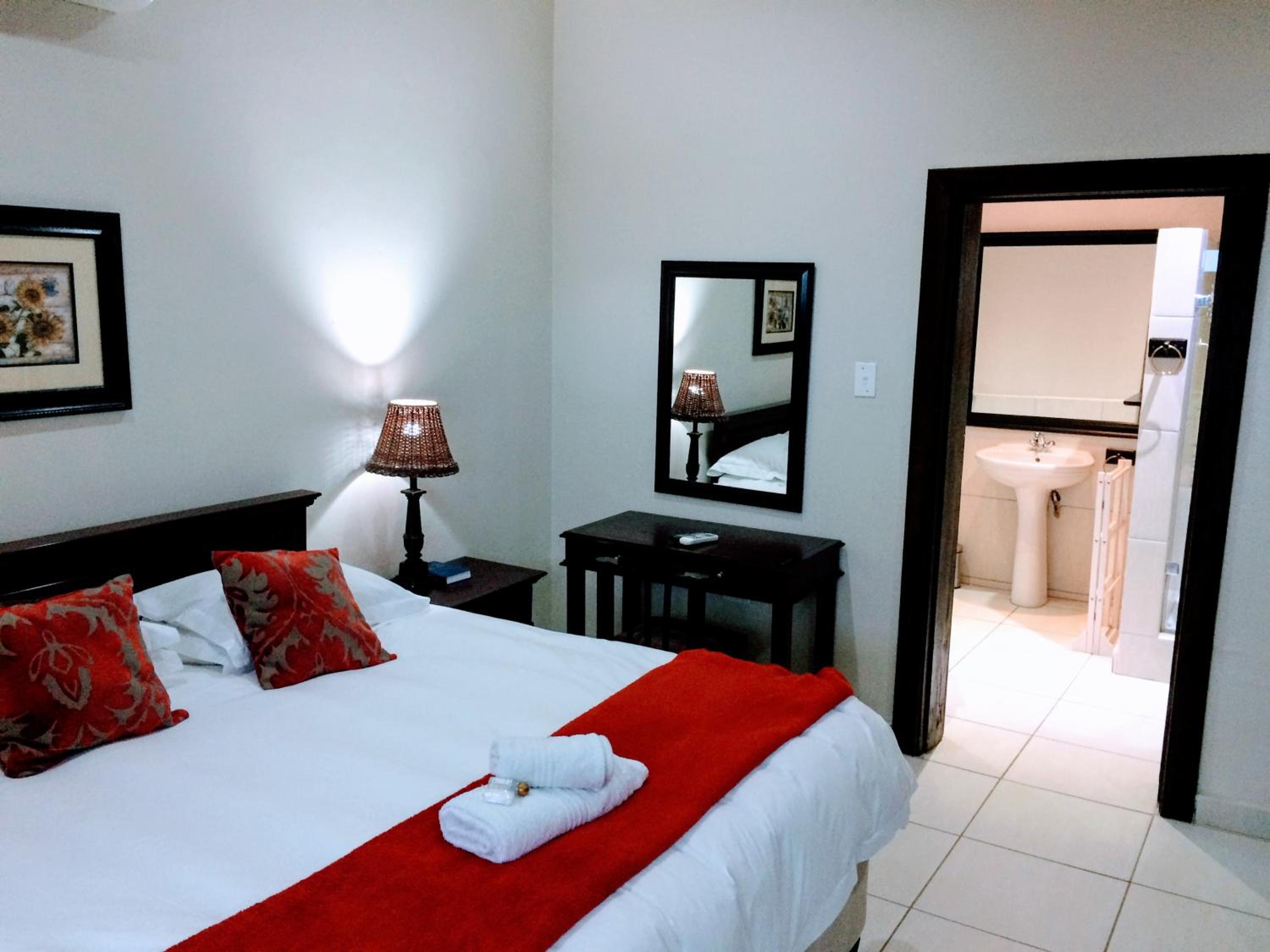 Deluxe Double or Twin Room with Garden View - Photo 10