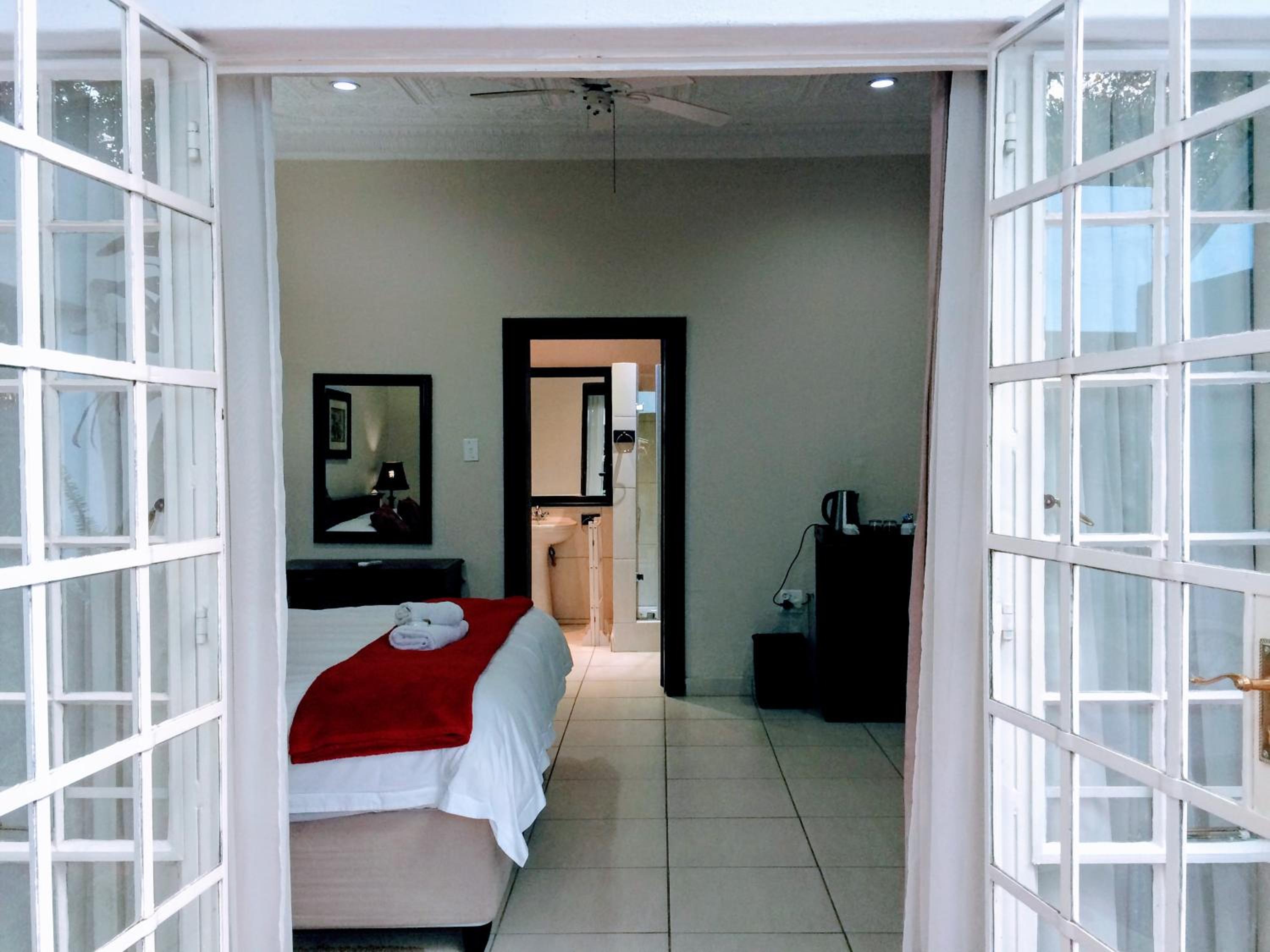 Deluxe Double or Twin Room with Garden View - Photo 8
