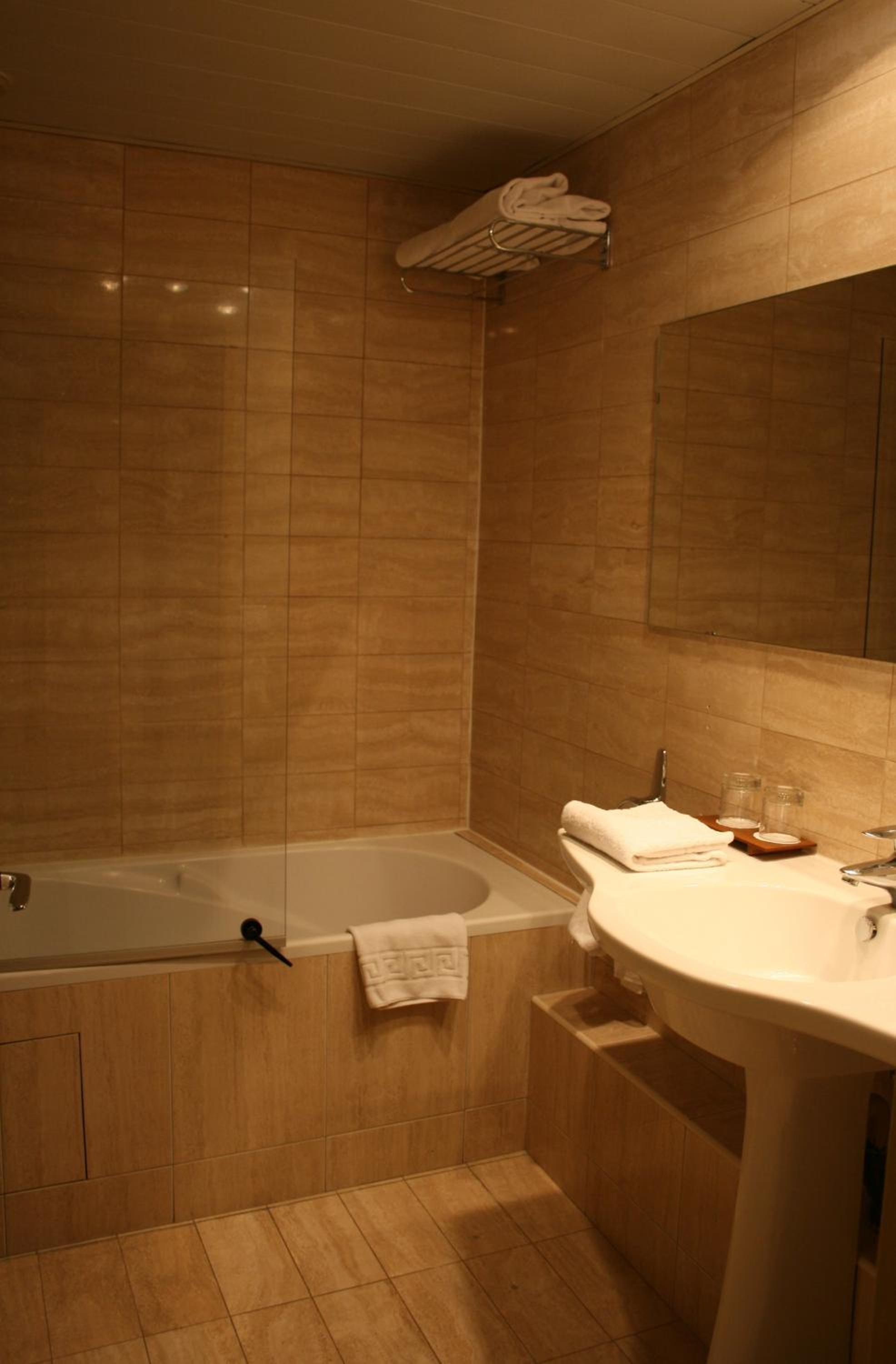 Standard Double Room - Photo 5